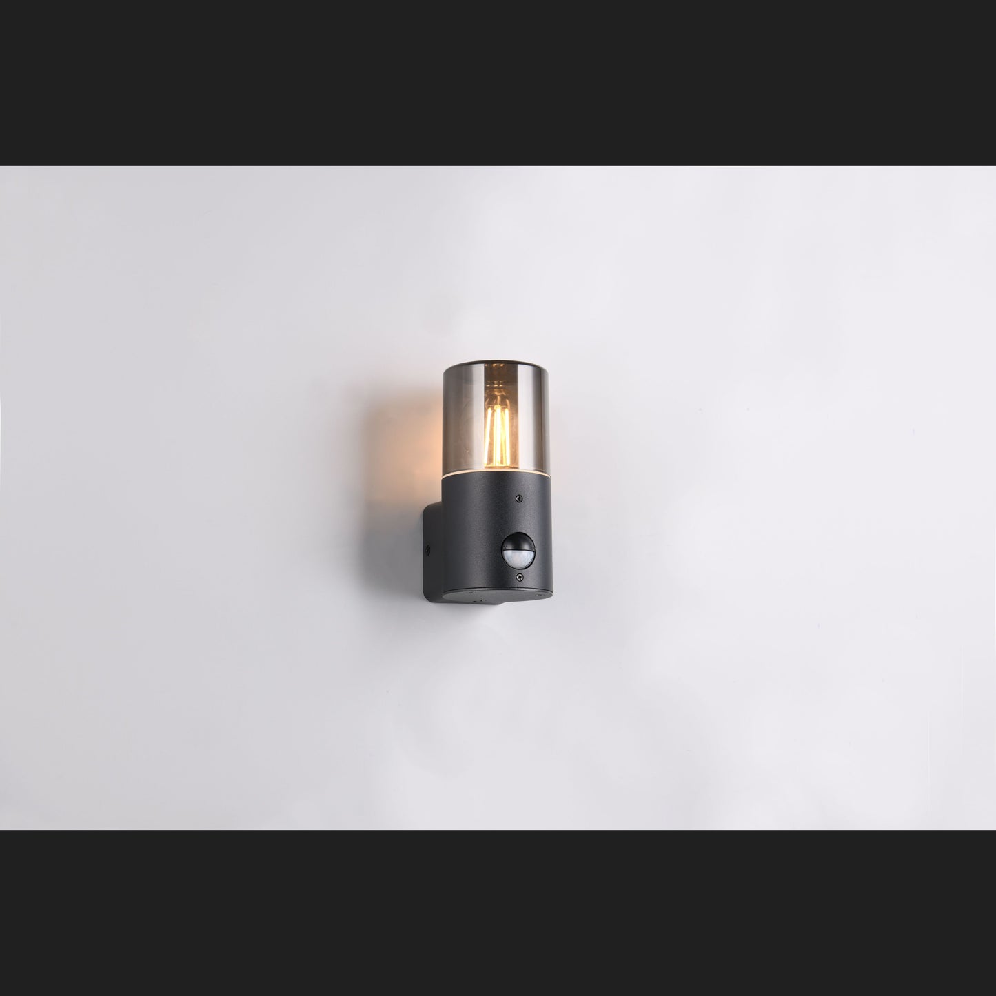 Hoosic - Wall lamp - Black - Trio