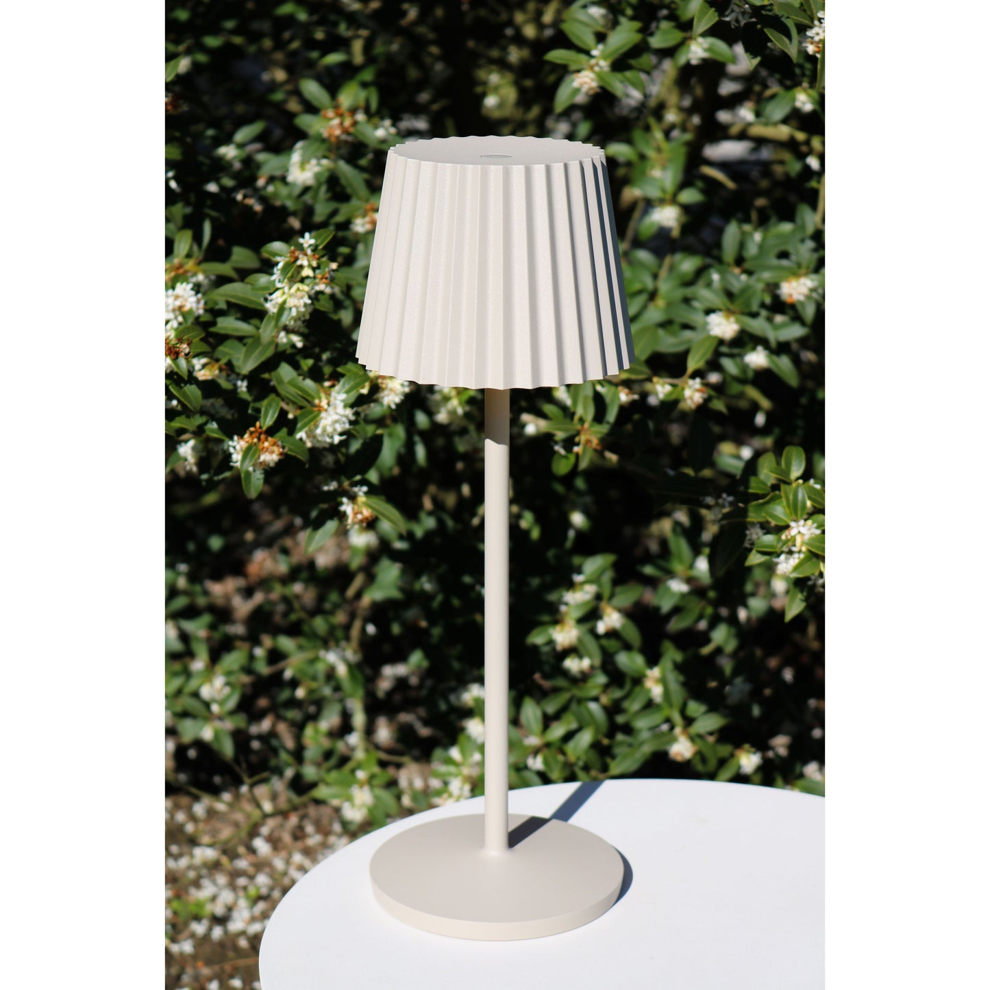 Lucide JUSTINE - Rechargeable Table lamp Indoor/Outdoor - Battery pack/batteries - LED Dim. - 1x2W 2700K - IP54 - With wireless charging pad - Cream