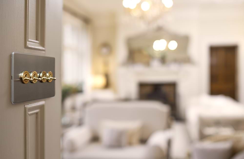 Soho Lighting Brushed Chrome & Brushed Brass 20A 4 Gang 2 Way Toggle Switch Screwless