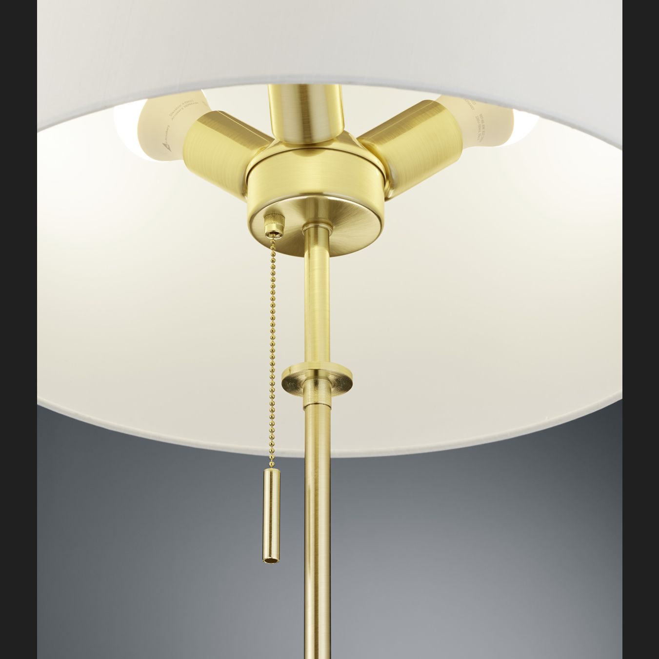 Lyon - Floor lamp - White - Trio