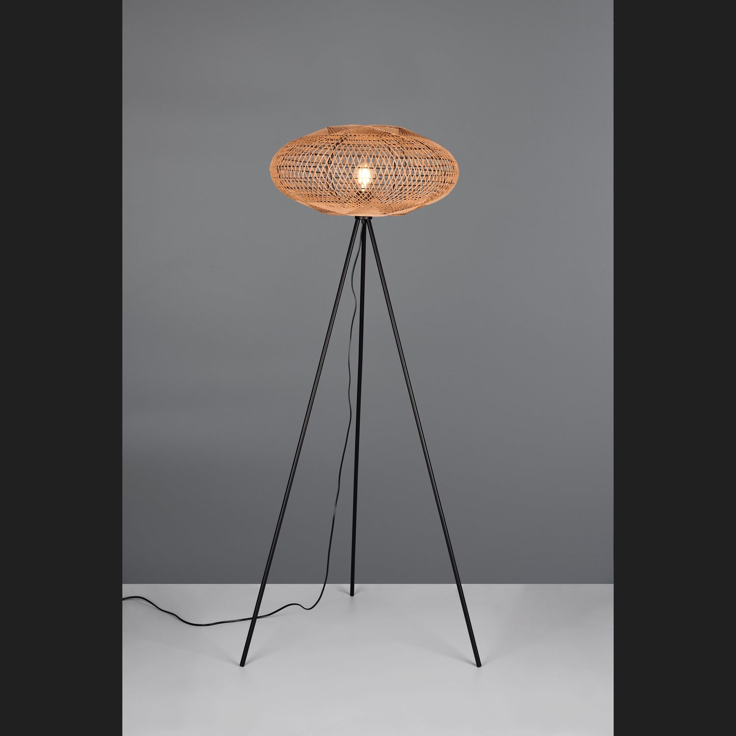 Hedda - Floor lamp - Natural Finish - Trio