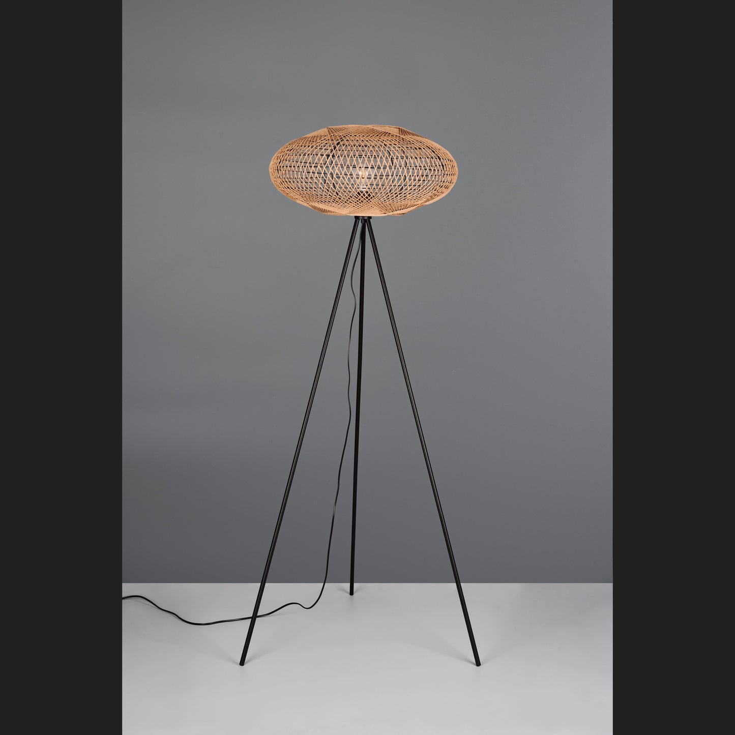 Hedda - Floor lamp - Natural Finish - Trio