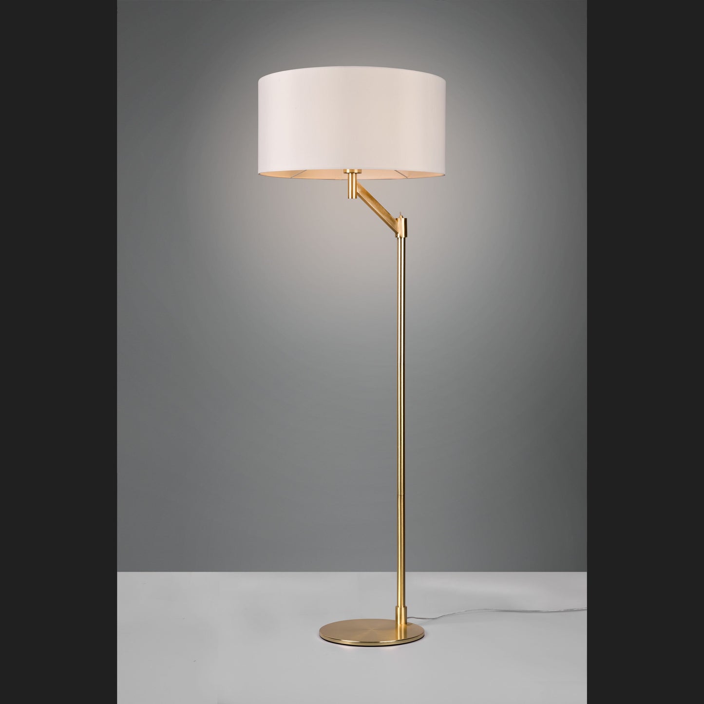 Cassio - Floor lamp - White - Trio