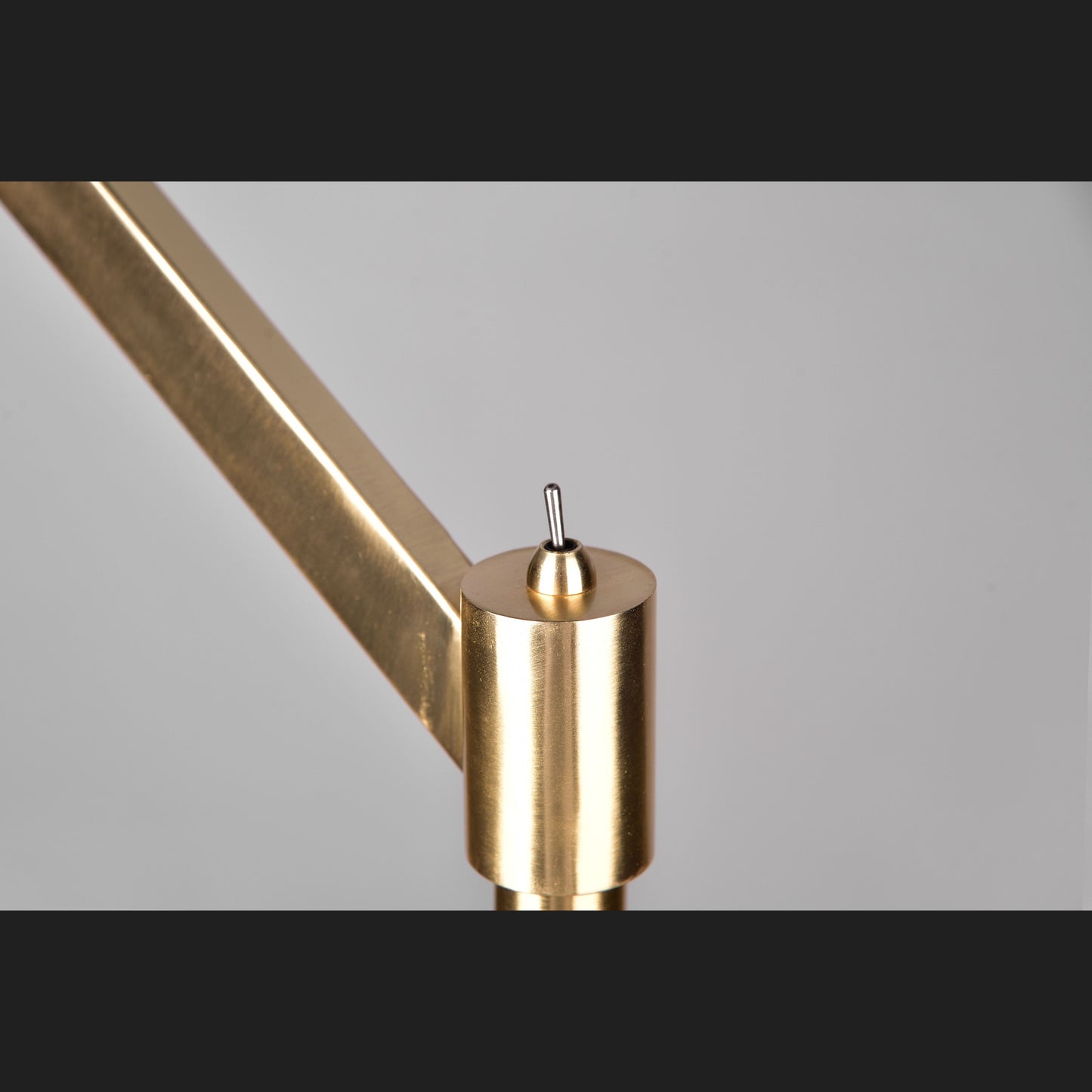 Cassio - Floor lamp - White - Trio