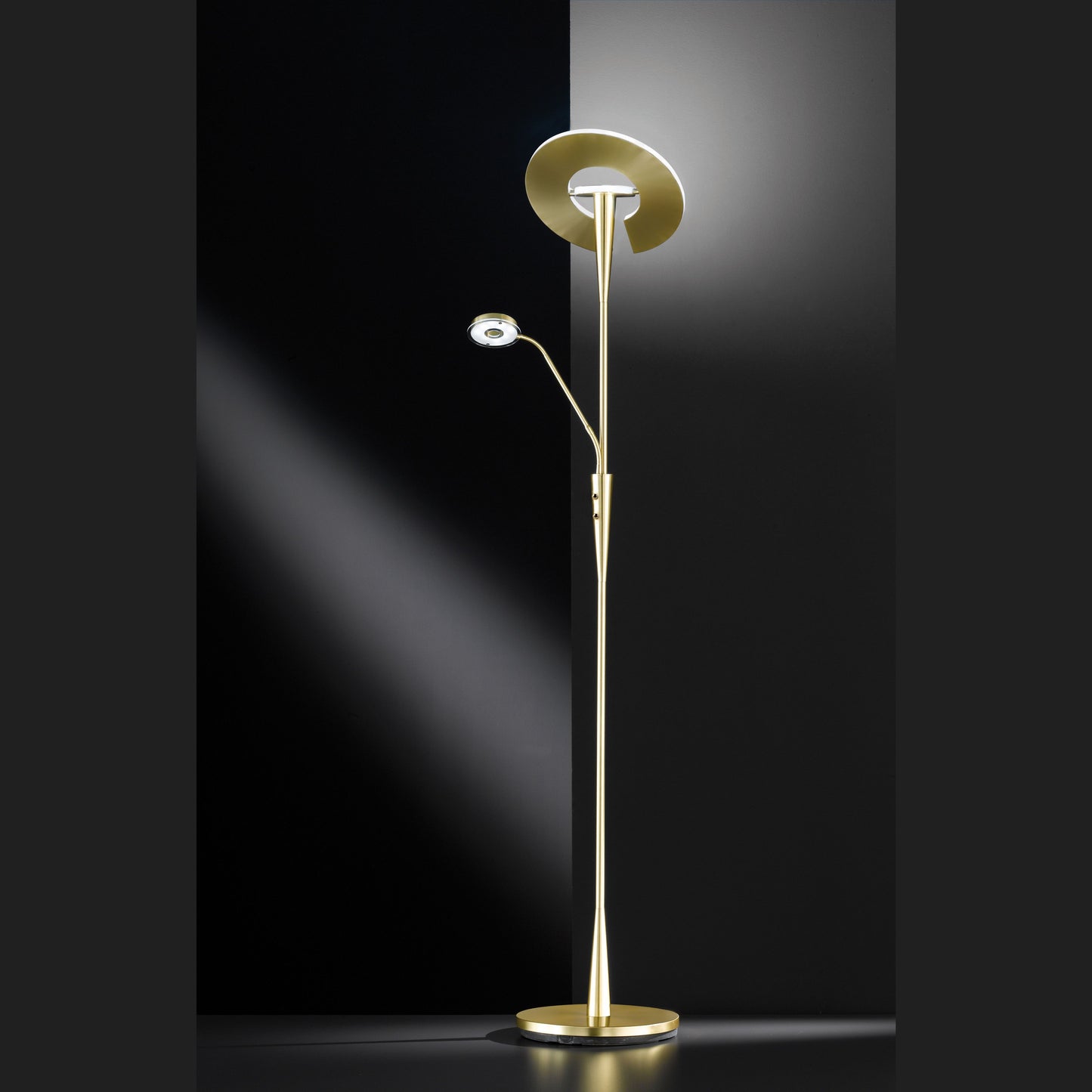 Quebec - Floor lamp - Brass Matt - Trio
