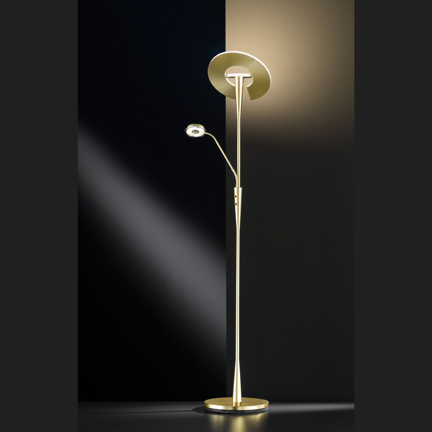 Quebec - Floor lamp - Brass Matt - Trio