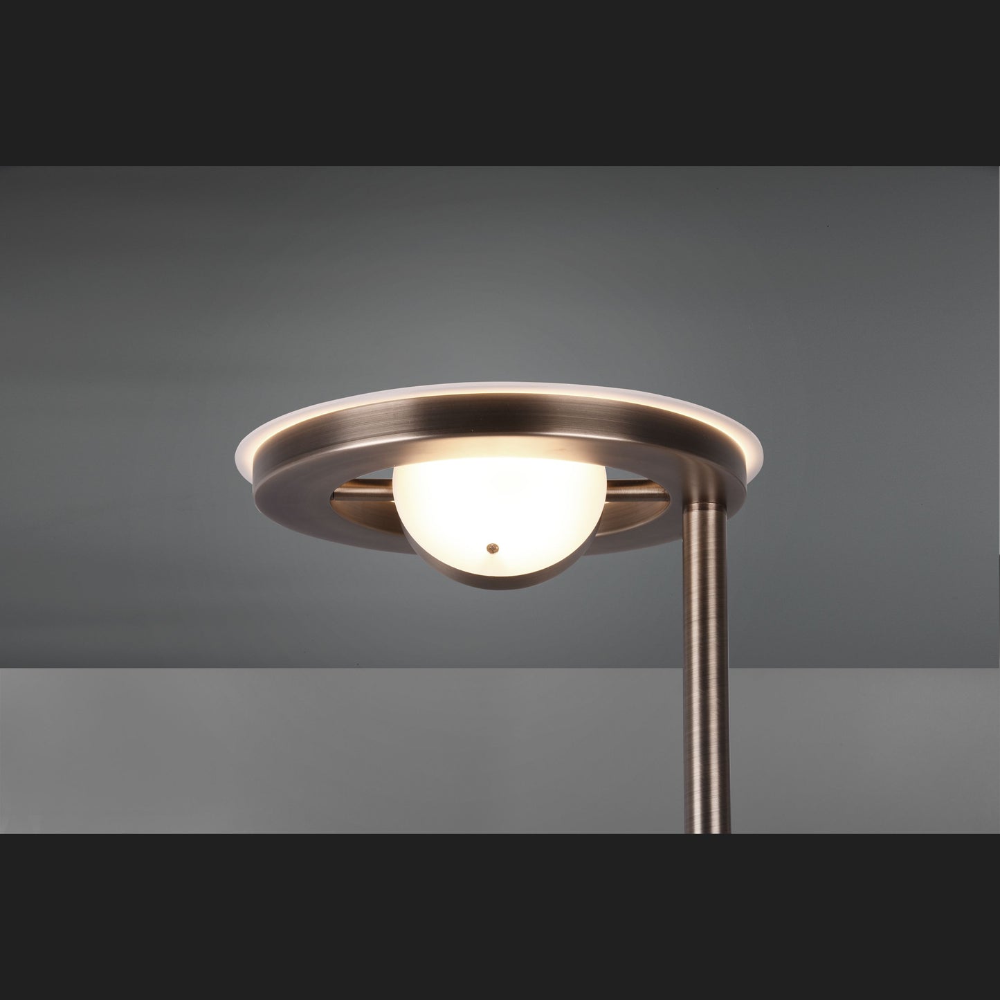 Barrie - Floor lamp - Old Brass - Trio