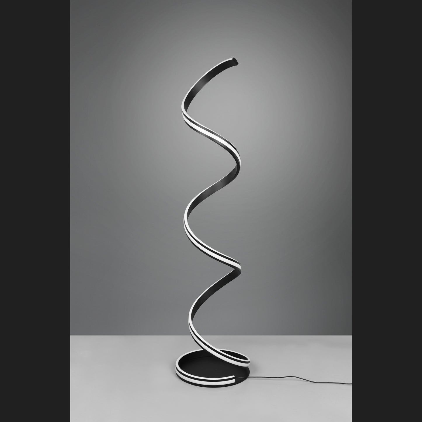 Nuria - Floor lamp - Black Matt - Trio