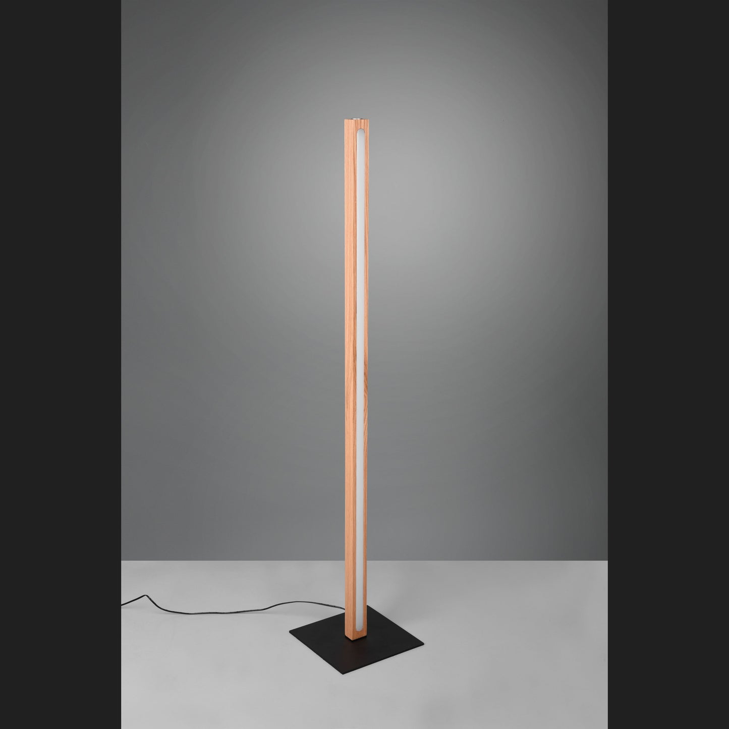 Bellari - Floor lamp - Natural Finish - Trio