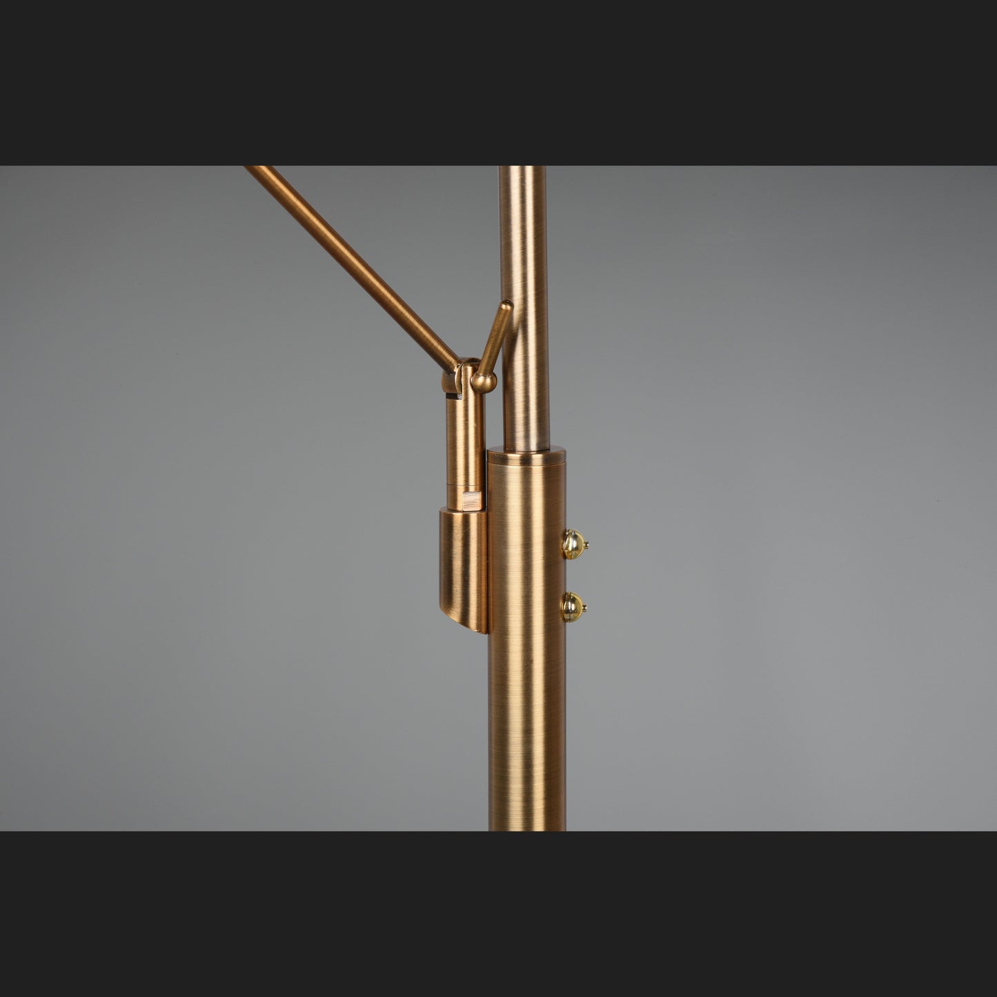 Franklin - Floor lamp - Old Brass - Trio