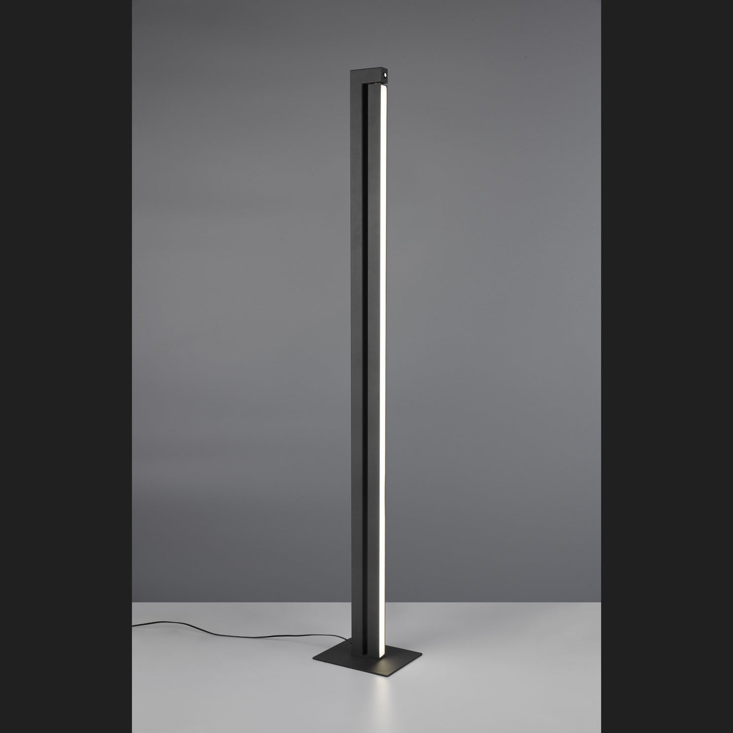 Seeker - Floor Lamp - Black Matt - Trio - 448810132
