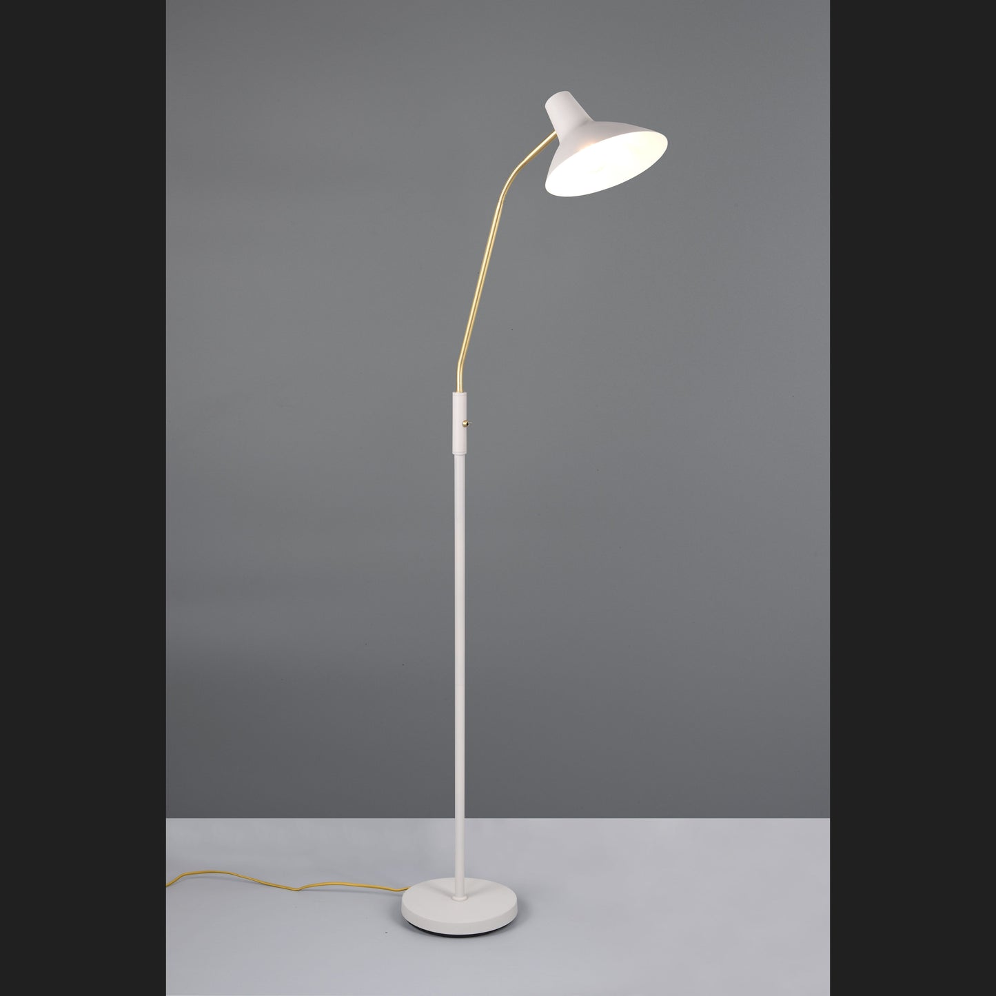Traveller - Floor Lamp - Grey - Trio - 463400176