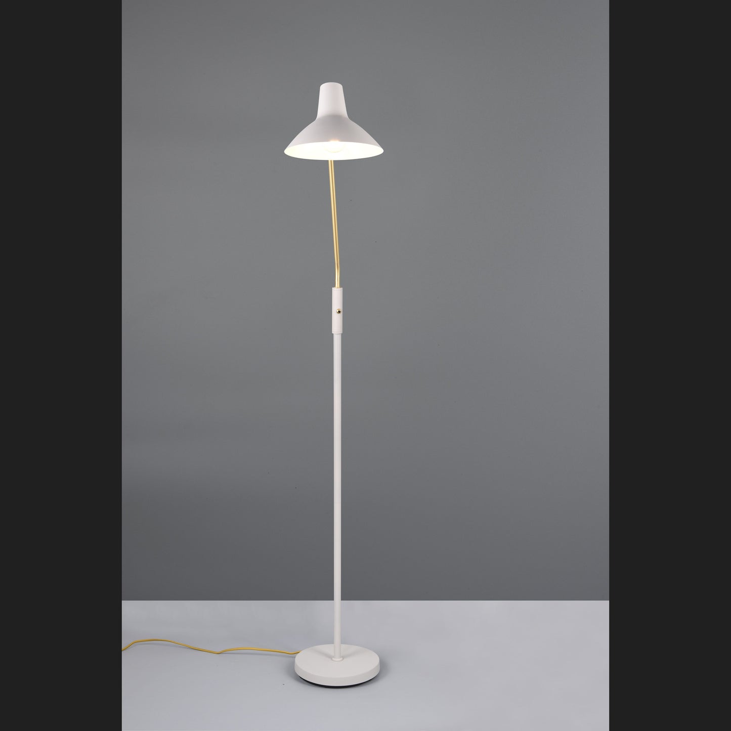 Traveller - Floor Lamp - Grey - Trio - 463400176