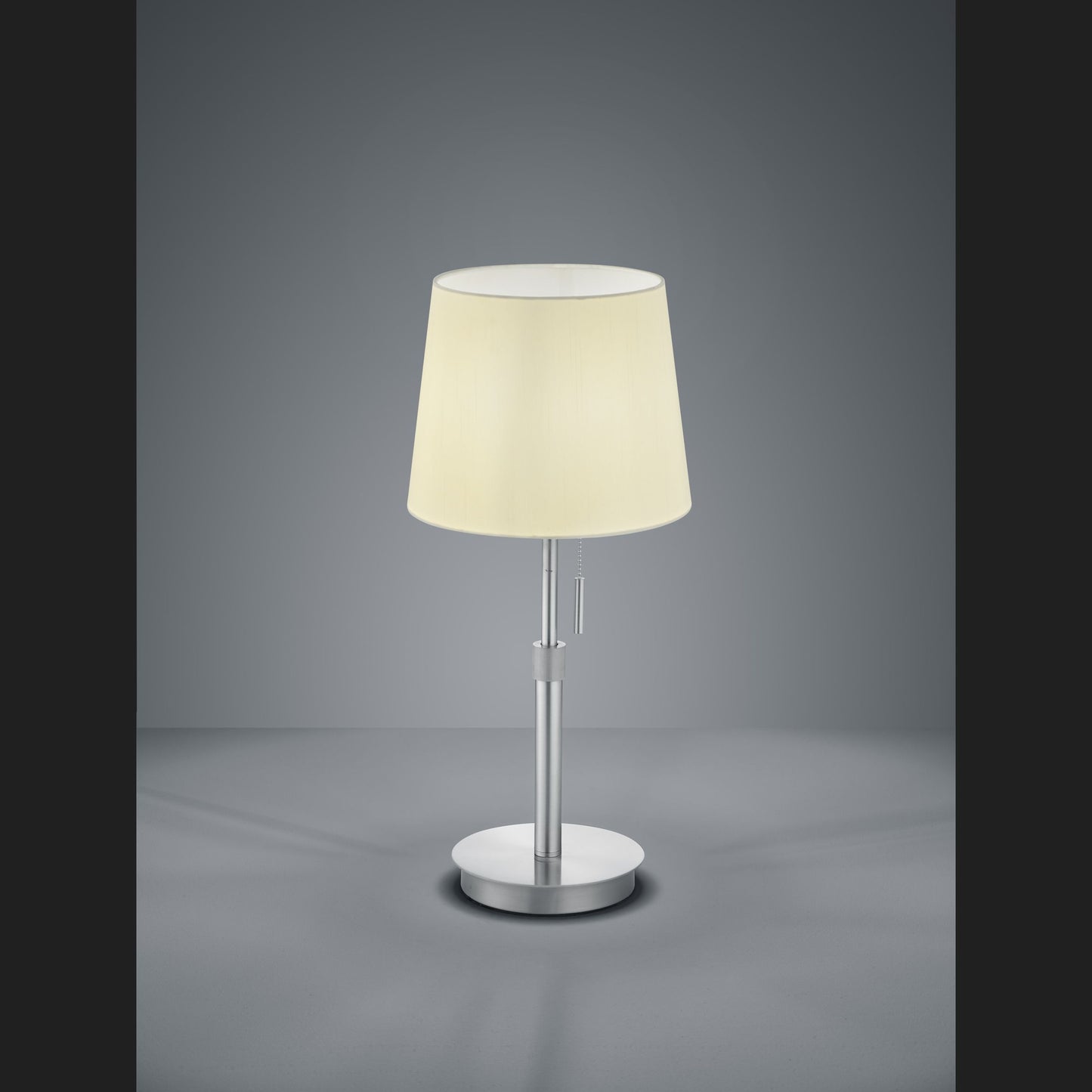 Lyon - Table lamp - White - Trio