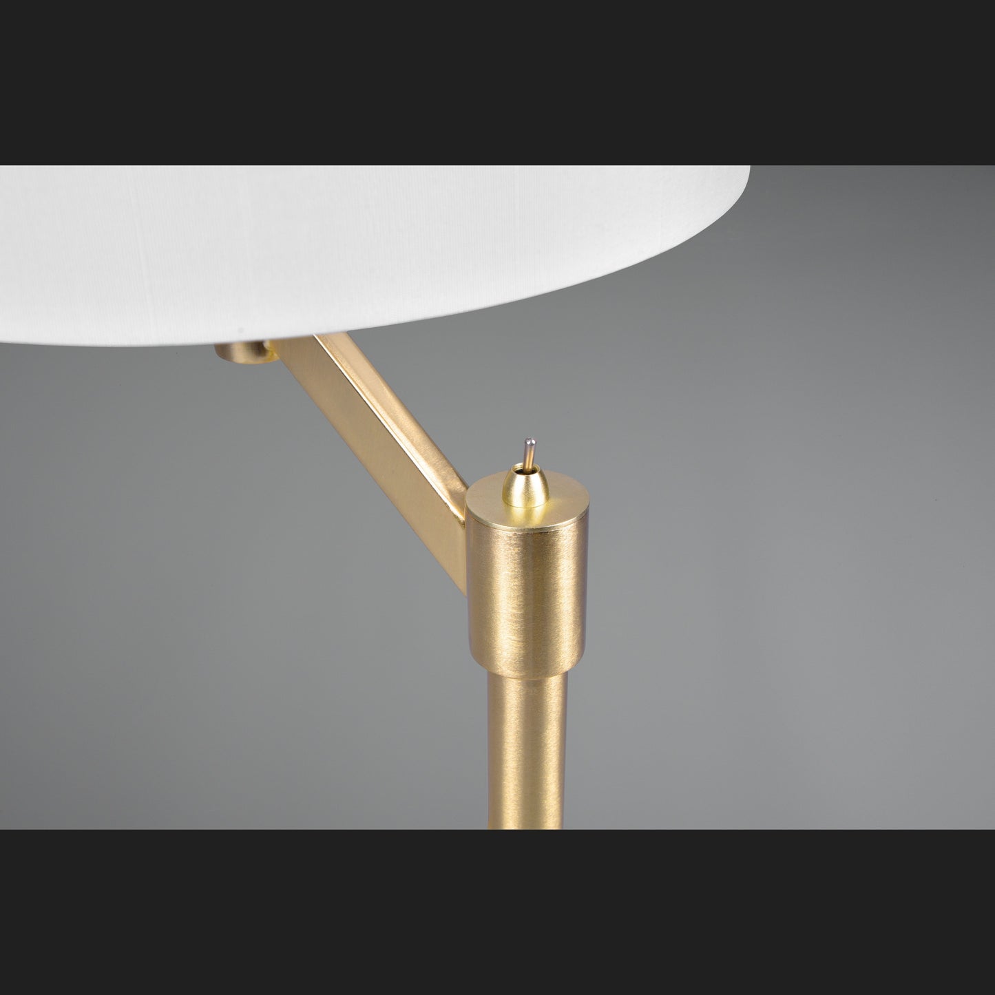 Cassio - Table lamp - White - Trio