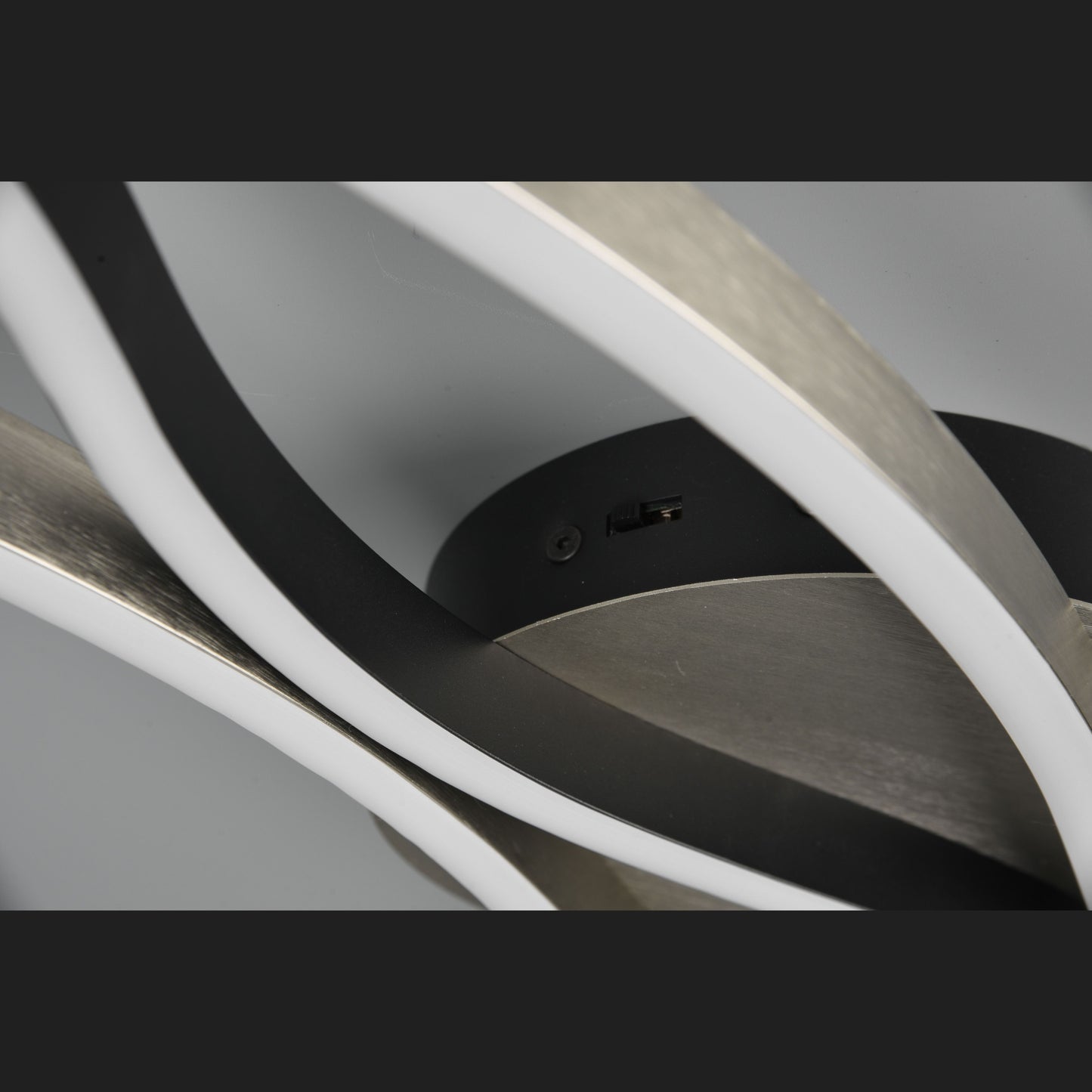 Blaze - Ceiling lamp - Brushed Aluminium - Trio
