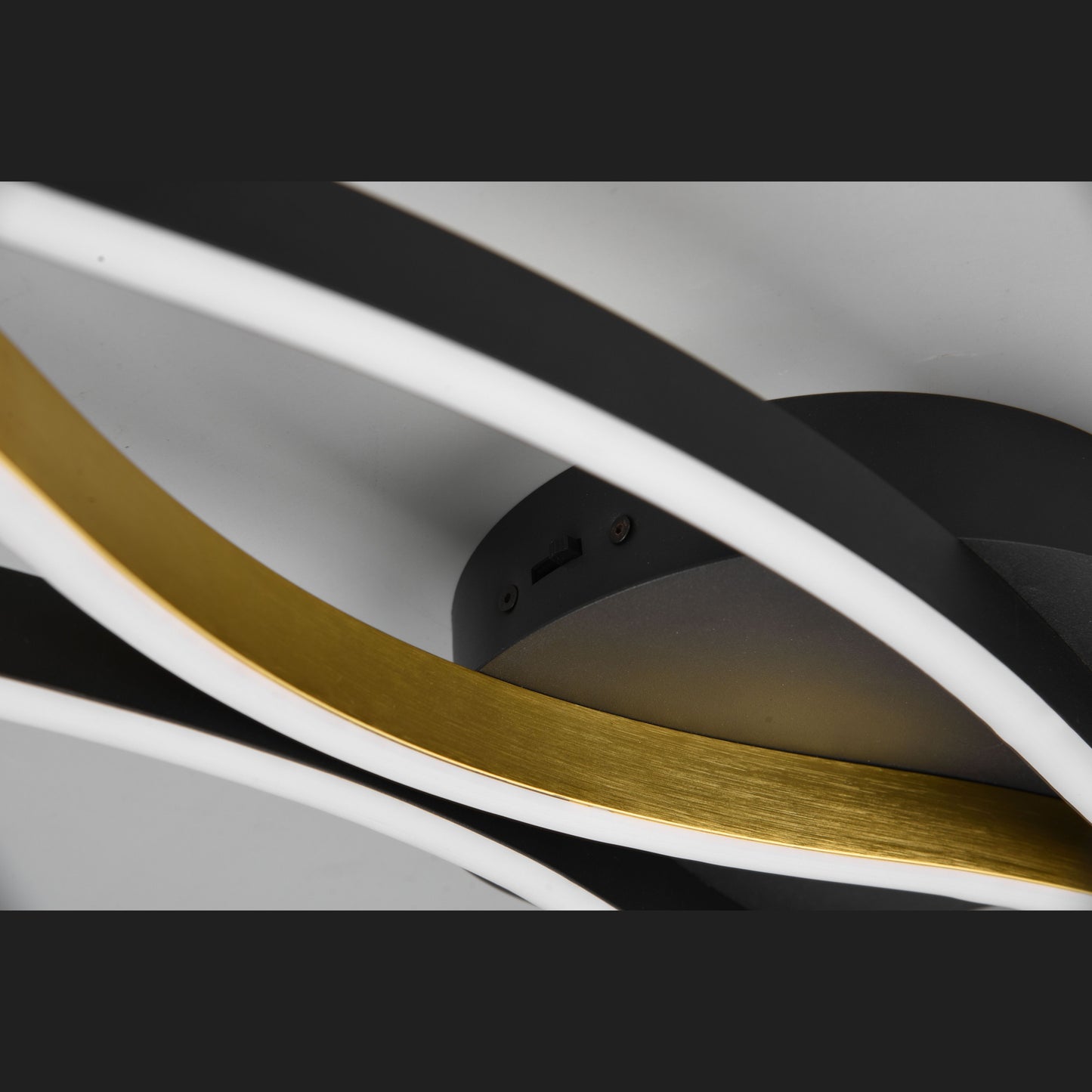 Blaze - Ceiling lamp - Brass Matt - Trio
