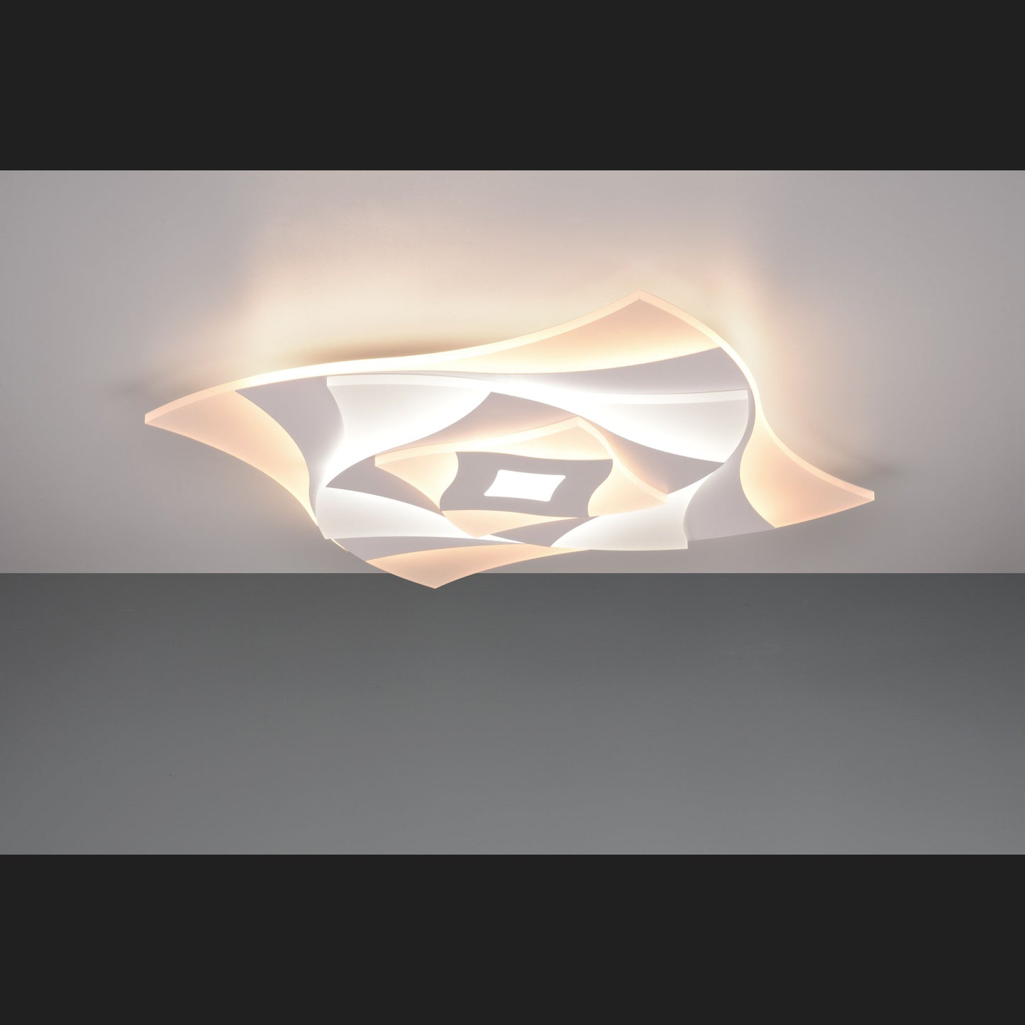 Akita - Ceiling lamp - White Matt - Trio