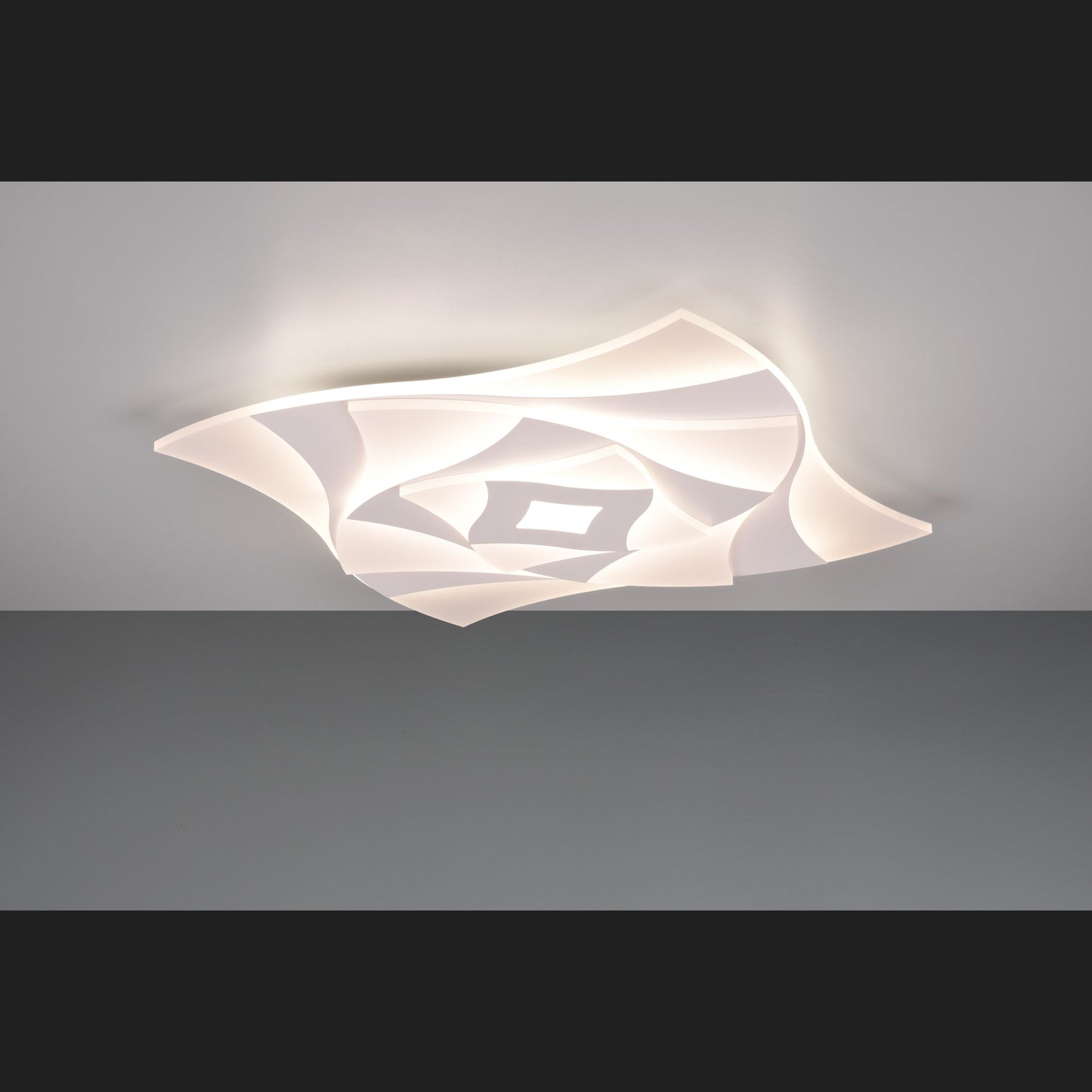 Akita - Ceiling lamp - White Matt - Trio