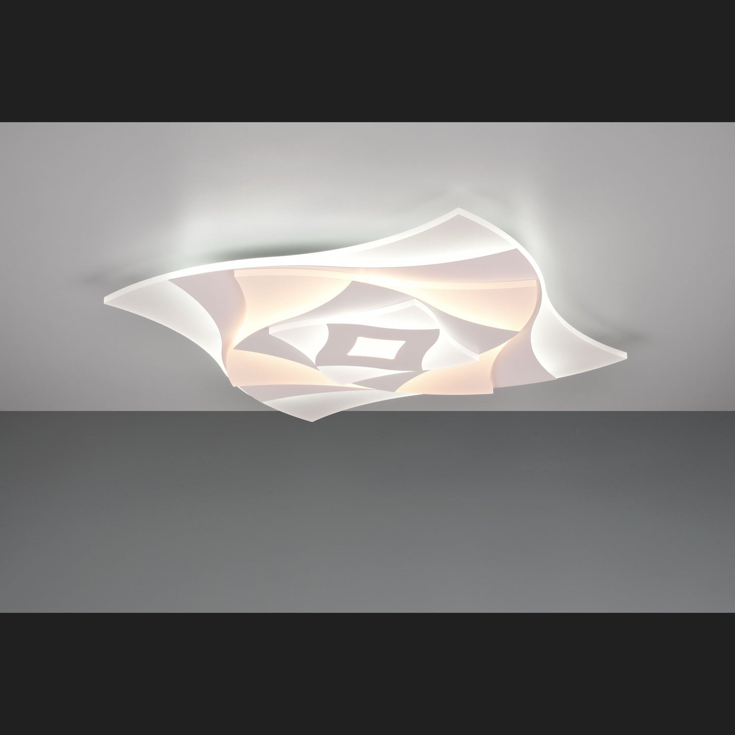 Akita - Ceiling lamp - White Matt - Trio