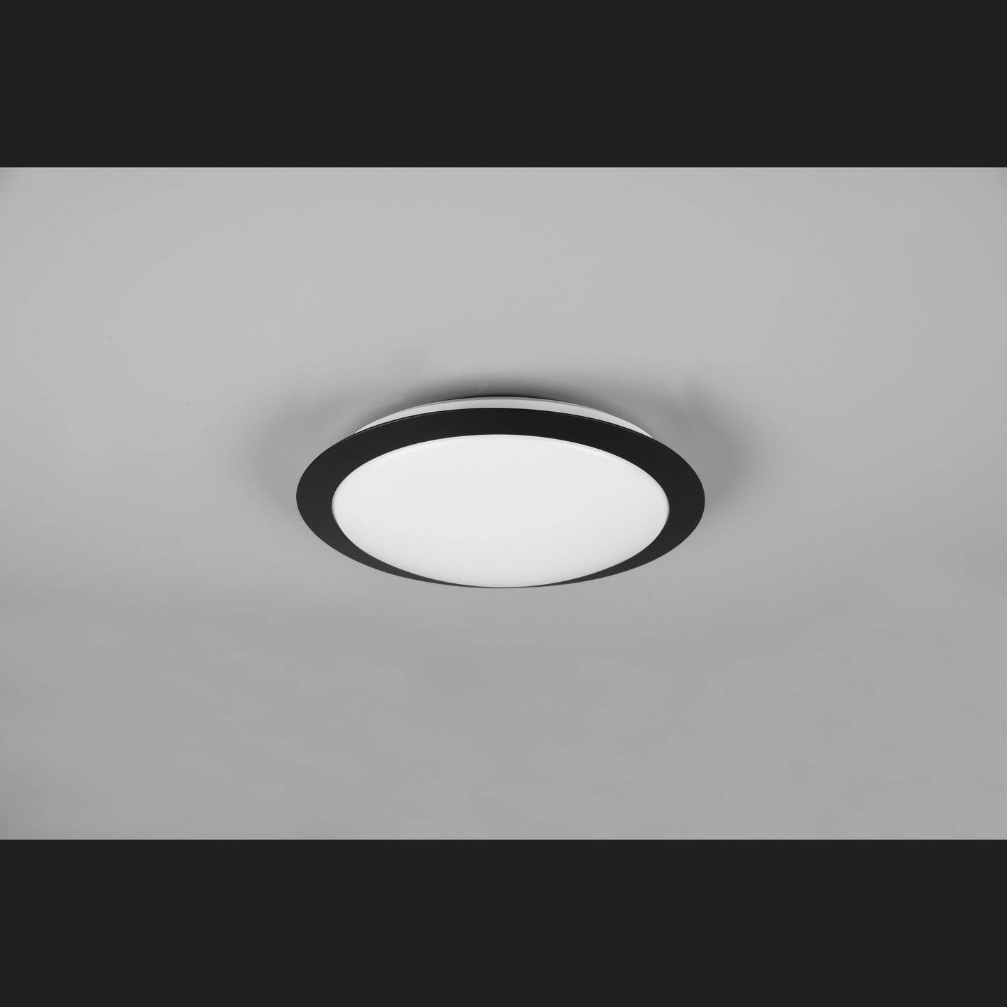 Umberto - Ceiling lamp - White - Trio