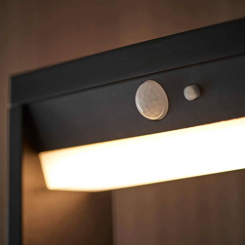 Dannah Post photocell & PIR