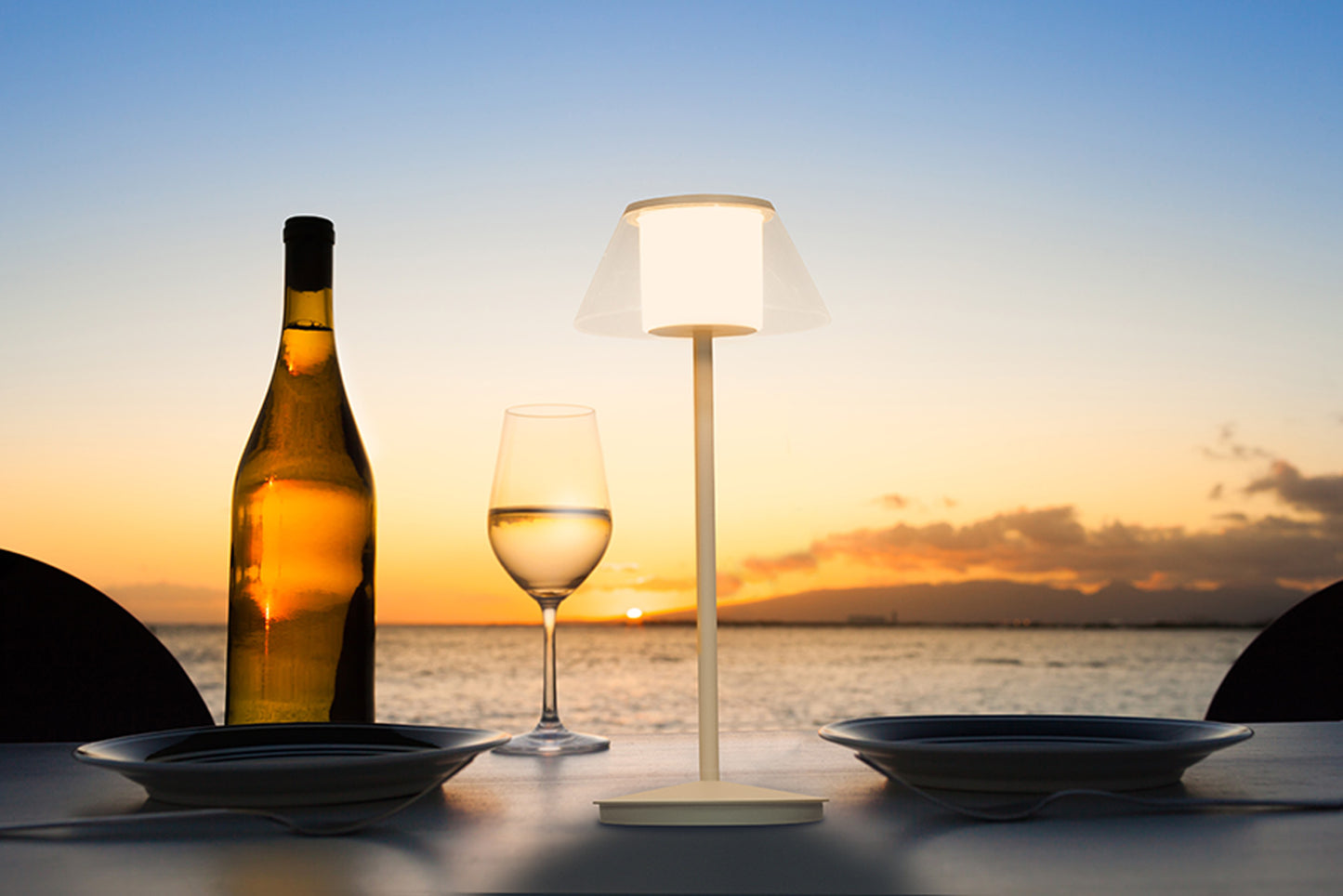 K5 Portable Battery Operated Lantern, 2W LED, 3000K, 230lm, IP54, USB Charging Cable Included, Black, 3yrs Warranty by Mantra