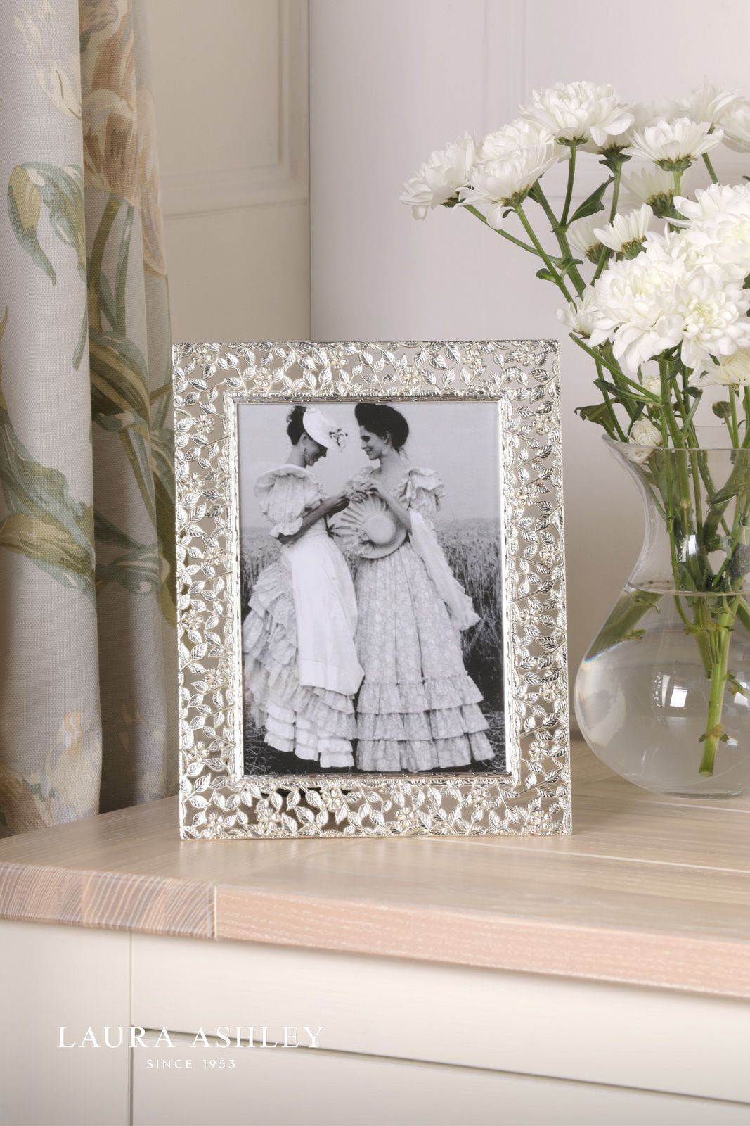 Laura Ashley Woolard Photo Frame Polished Silver 5