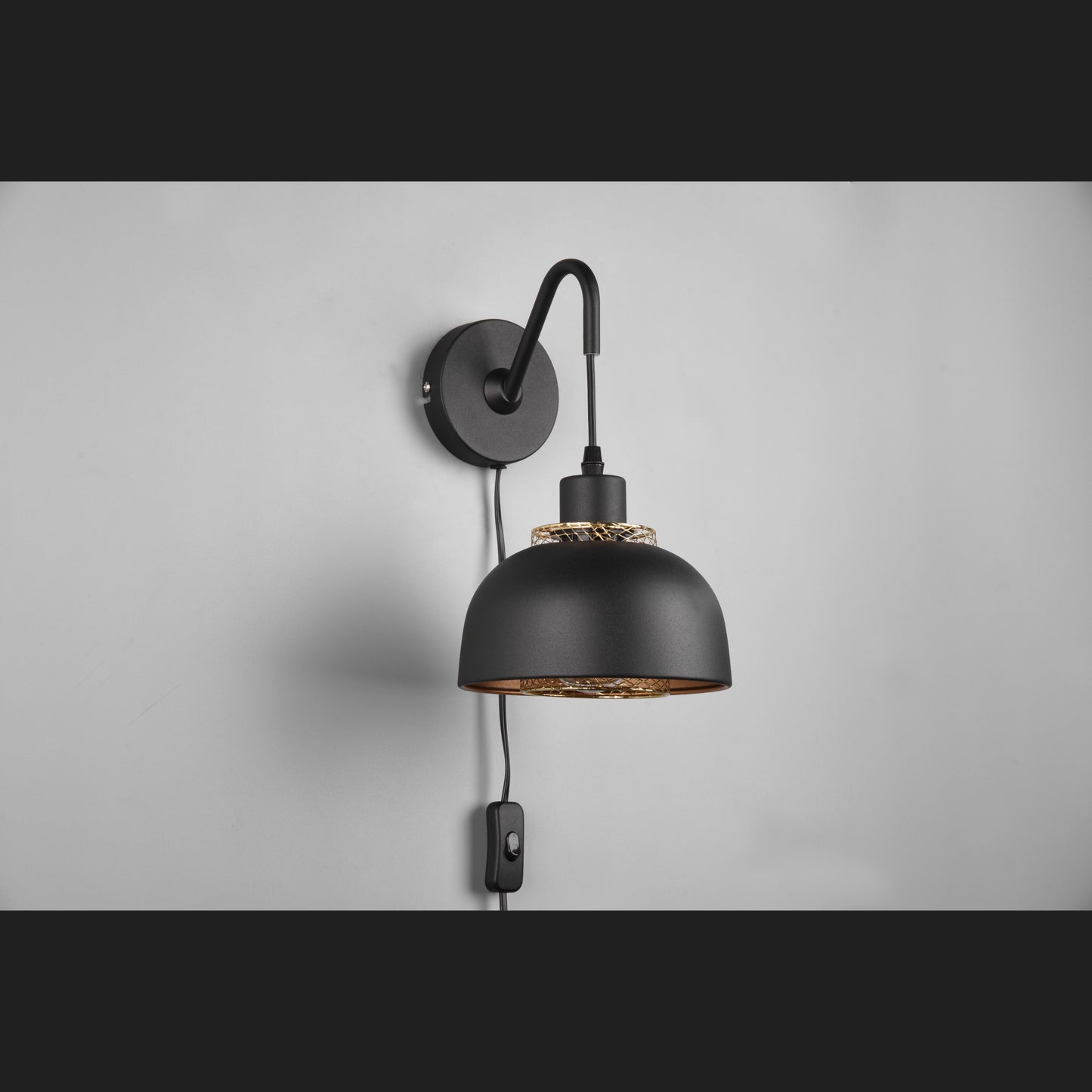 Punch - Wall lamp - Black Matt - Reality