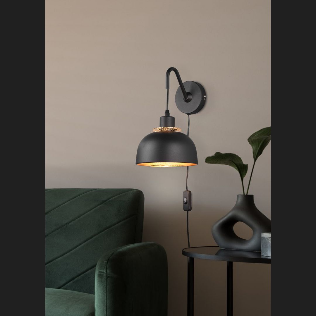 Punch - Wall lamp - Black Matt - Reality