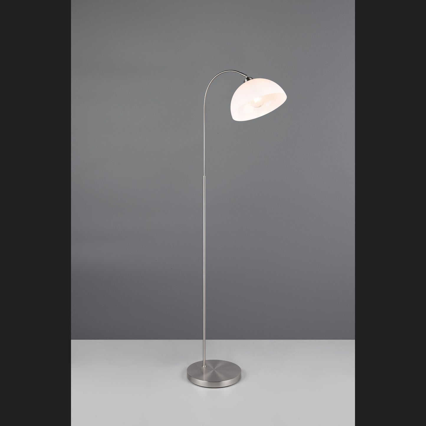 Sierra - Floor Lamp - White - Reality - R41871007