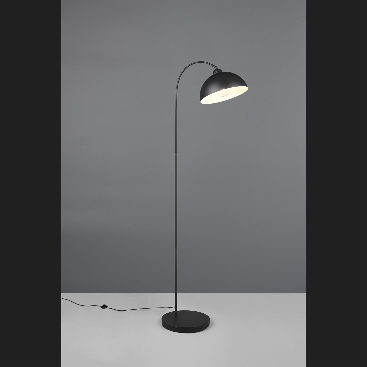 Sierra - Floor Lamp - Black Matt - Reality - R41871032