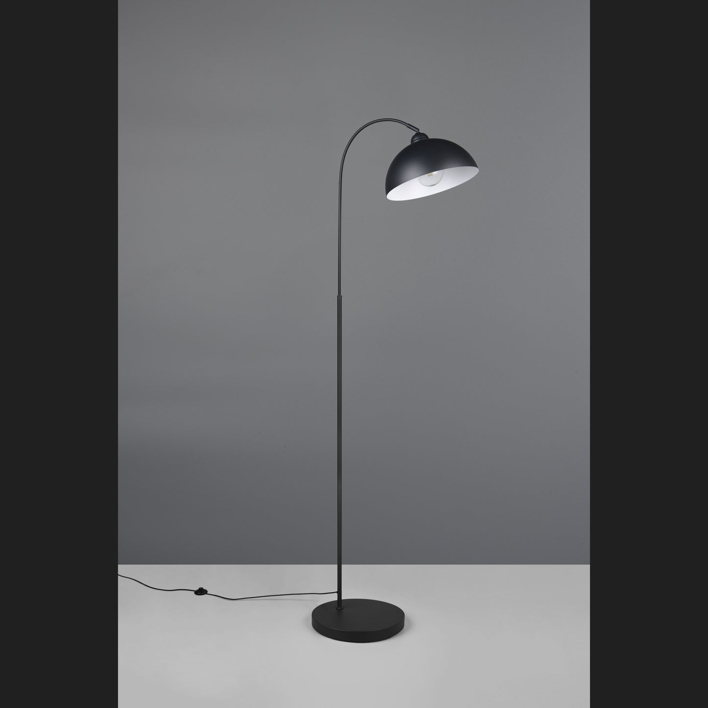 Sierra - Floor Lamp - Black Matt - Reality - R41871032