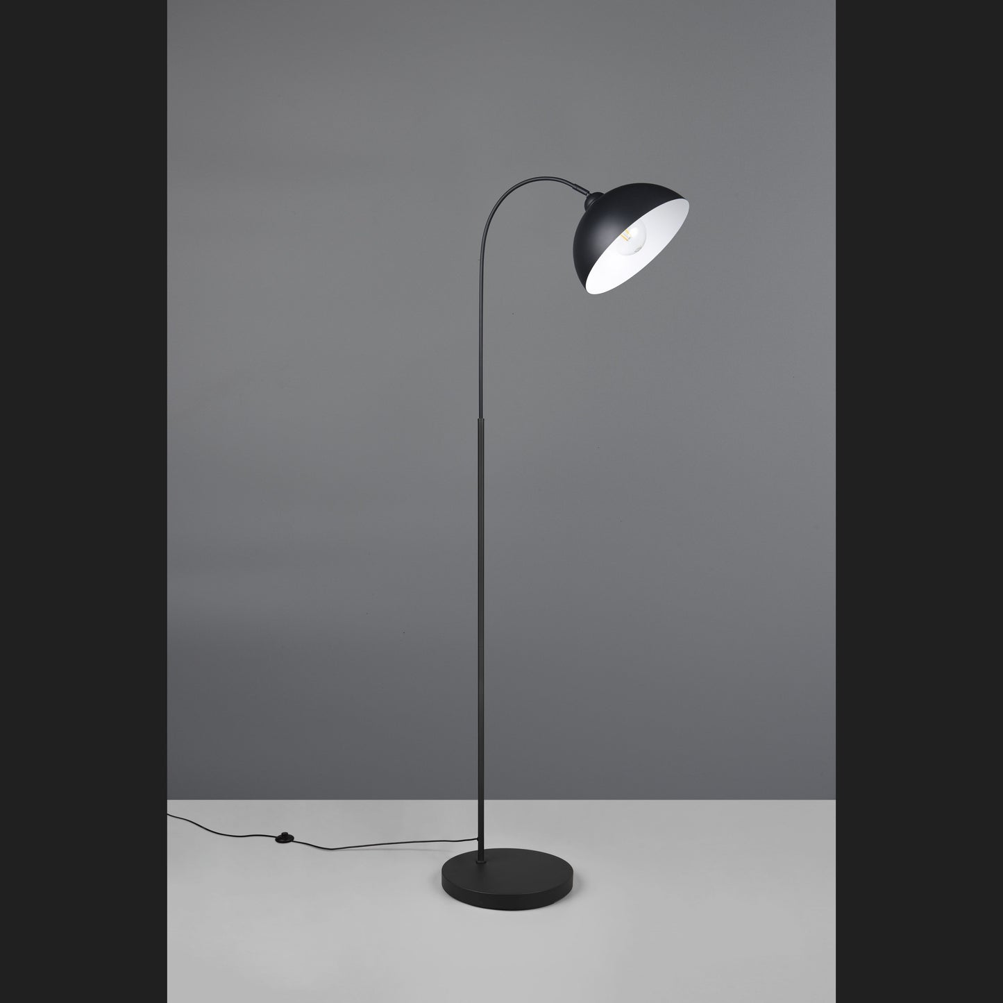 Sierra - Floor Lamp - Black Matt - Reality - R41871032