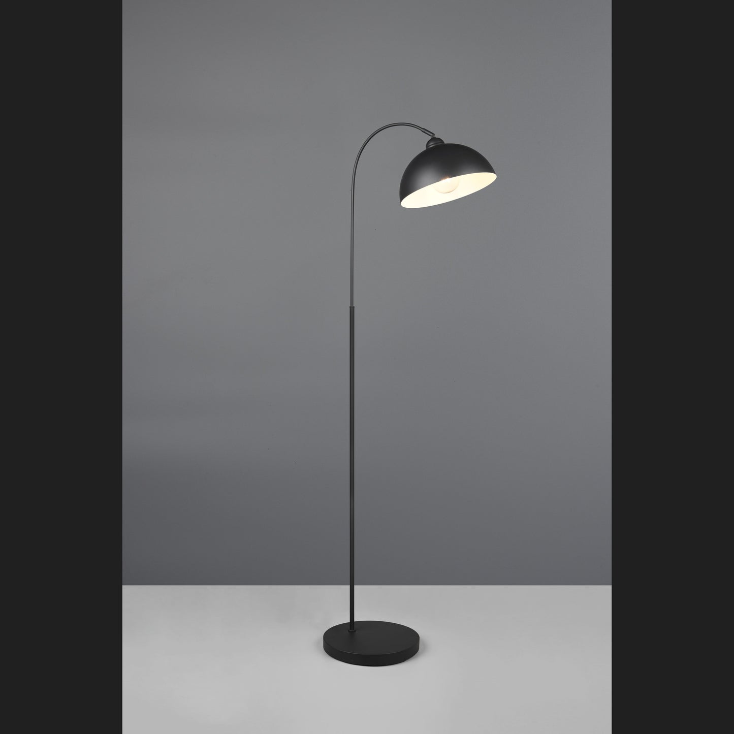 Sierra - Floor Lamp - Black Matt - Reality - R41871032