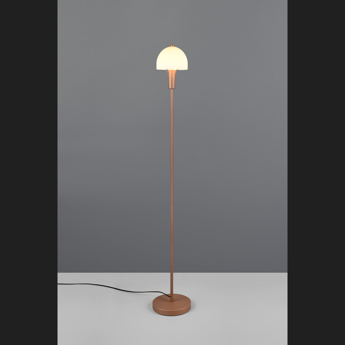 Glenn - Floor Lamp - White - Reality - R41961065