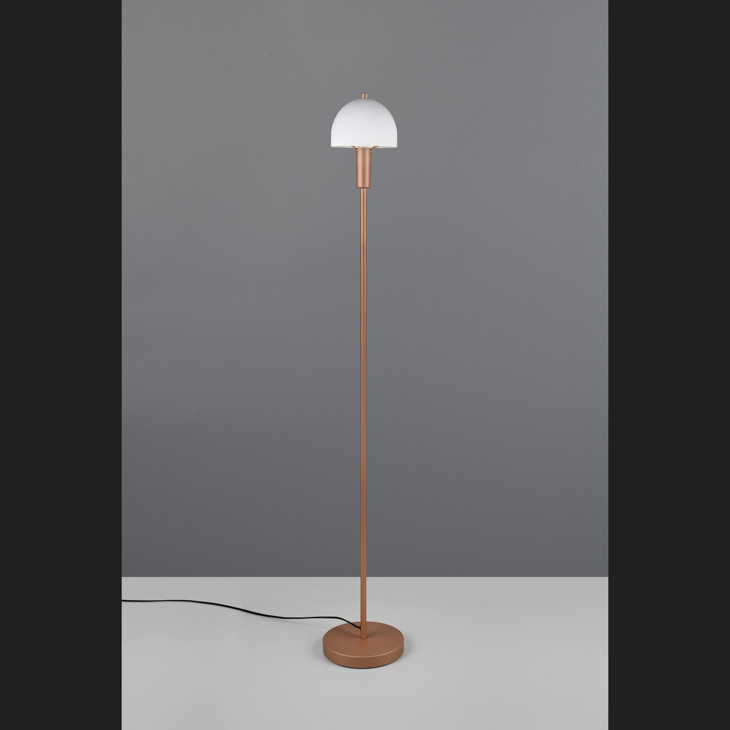 Glenn - Floor Lamp - White - Reality - R41961065