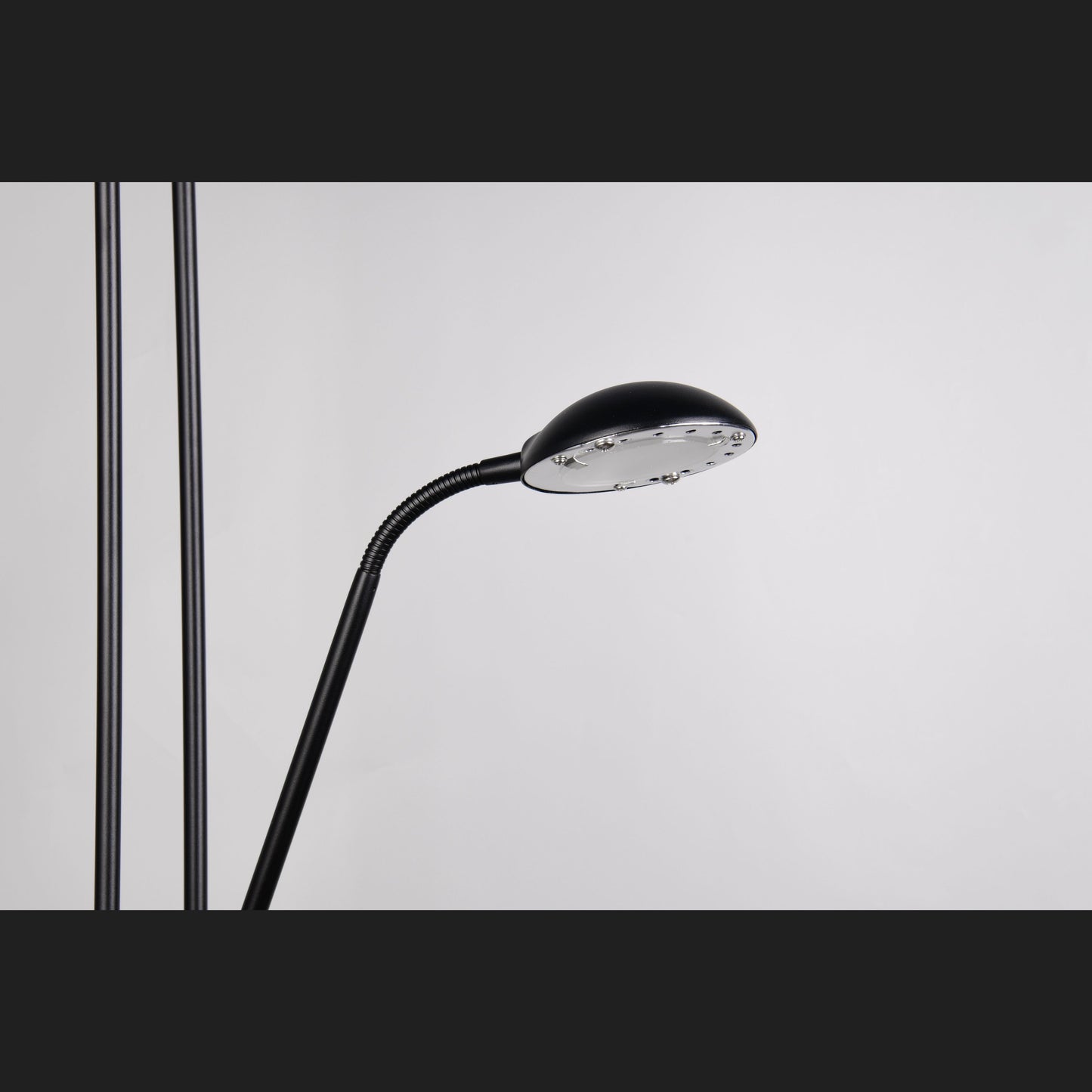 Spock - Floor Lamp - White - Reality - R42292132