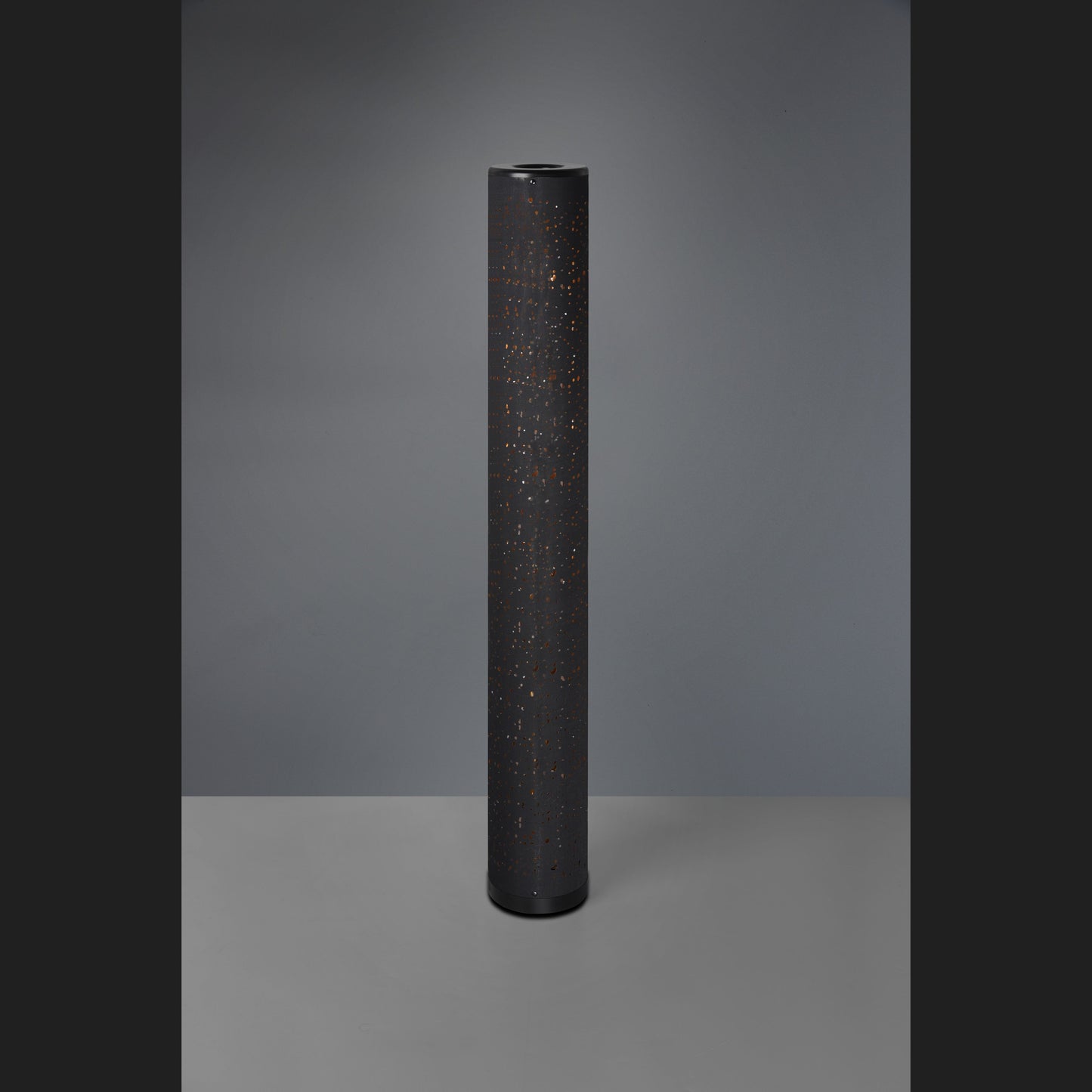 Taco - Floor lamp - Black - Reality