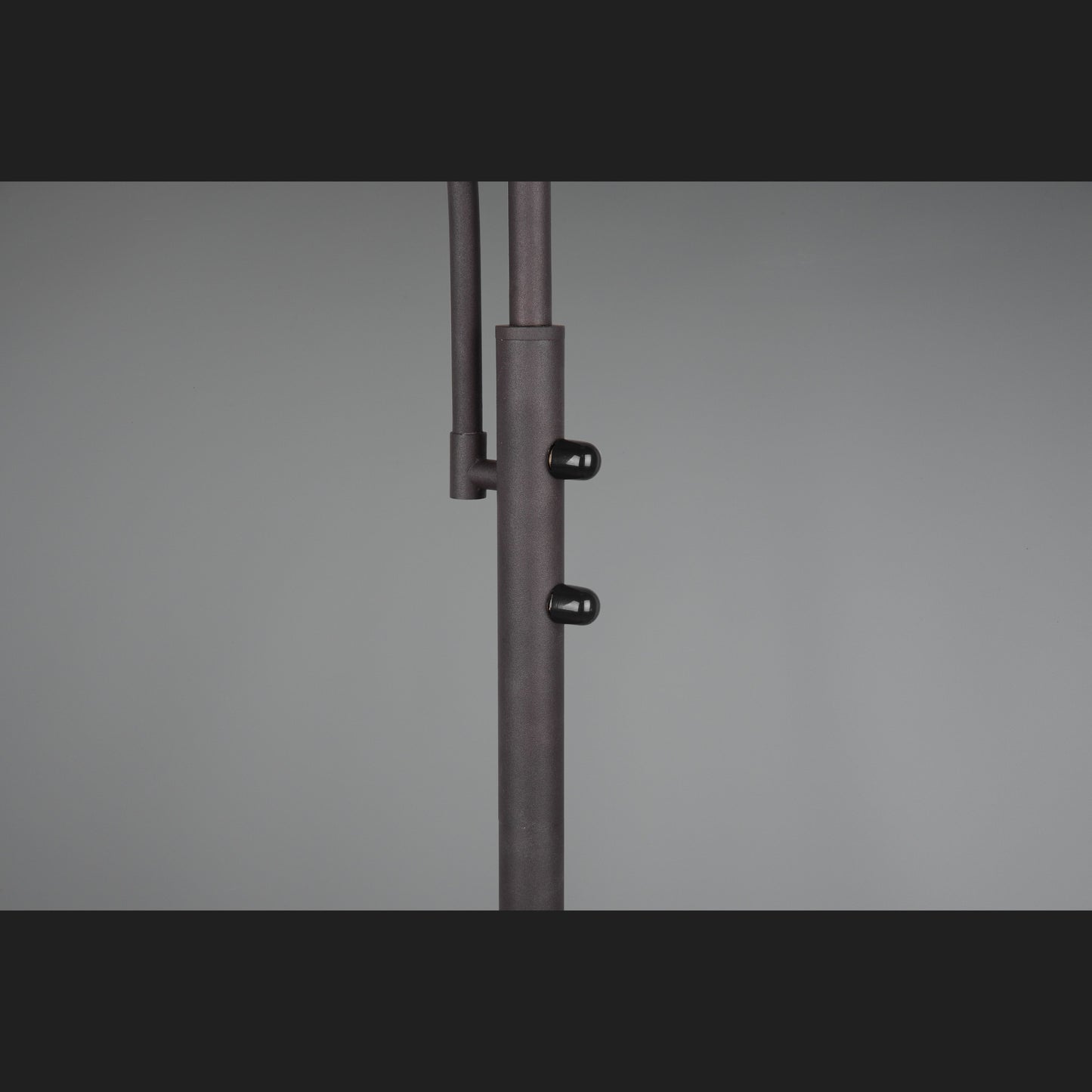 Country - Floor lamp - Alabaster Coloured - Reality