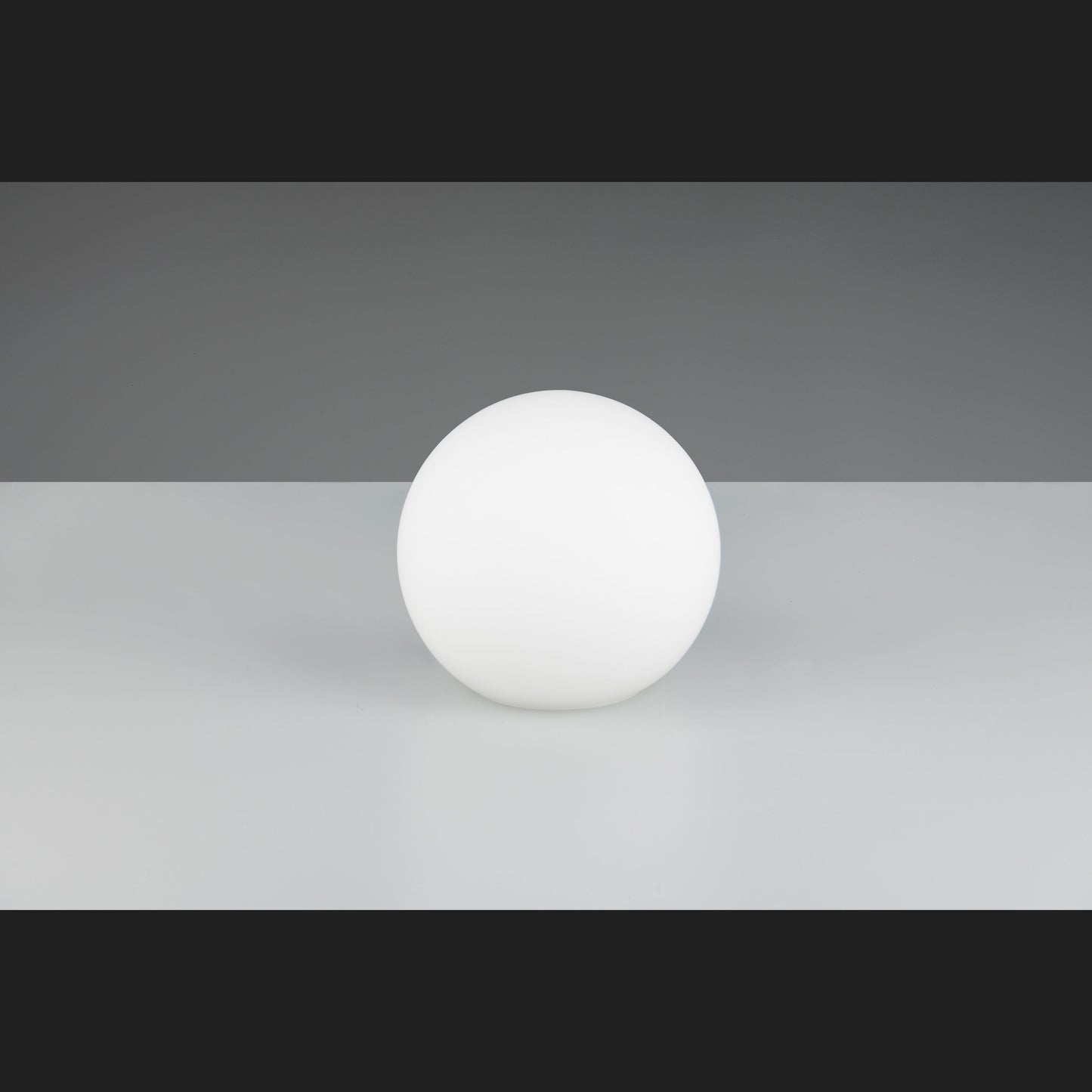 Pingpong - Table lamp - White - Reality
