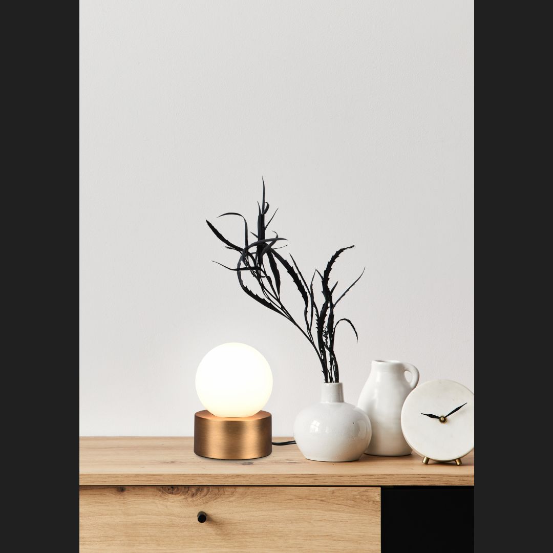 Countess - Table lamp - White - Reality