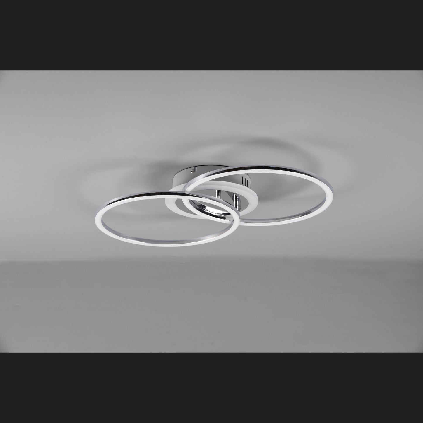 Venida - Ceiling lamp - Chrome - Reality