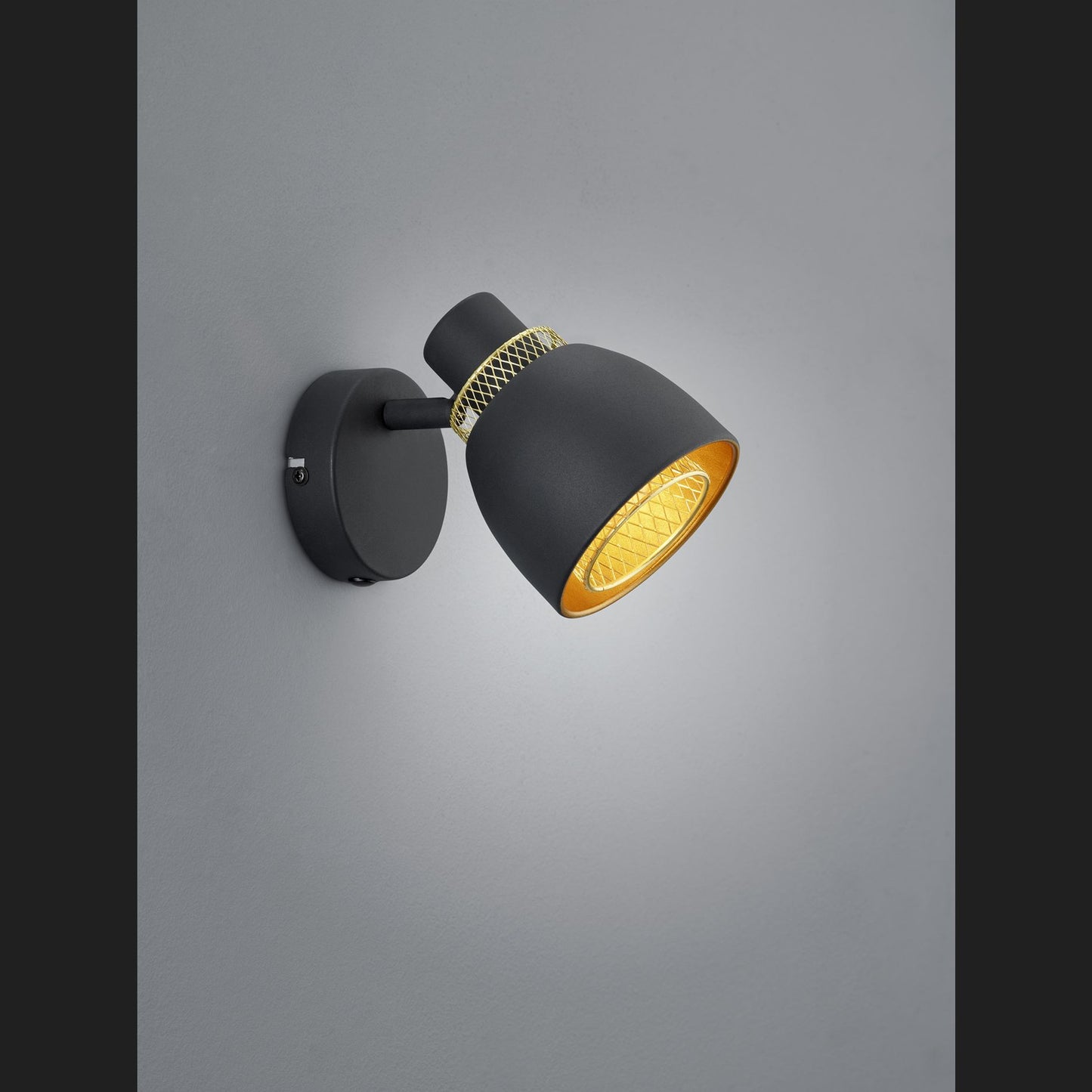 Punch - Spot - Black Matt - Reality