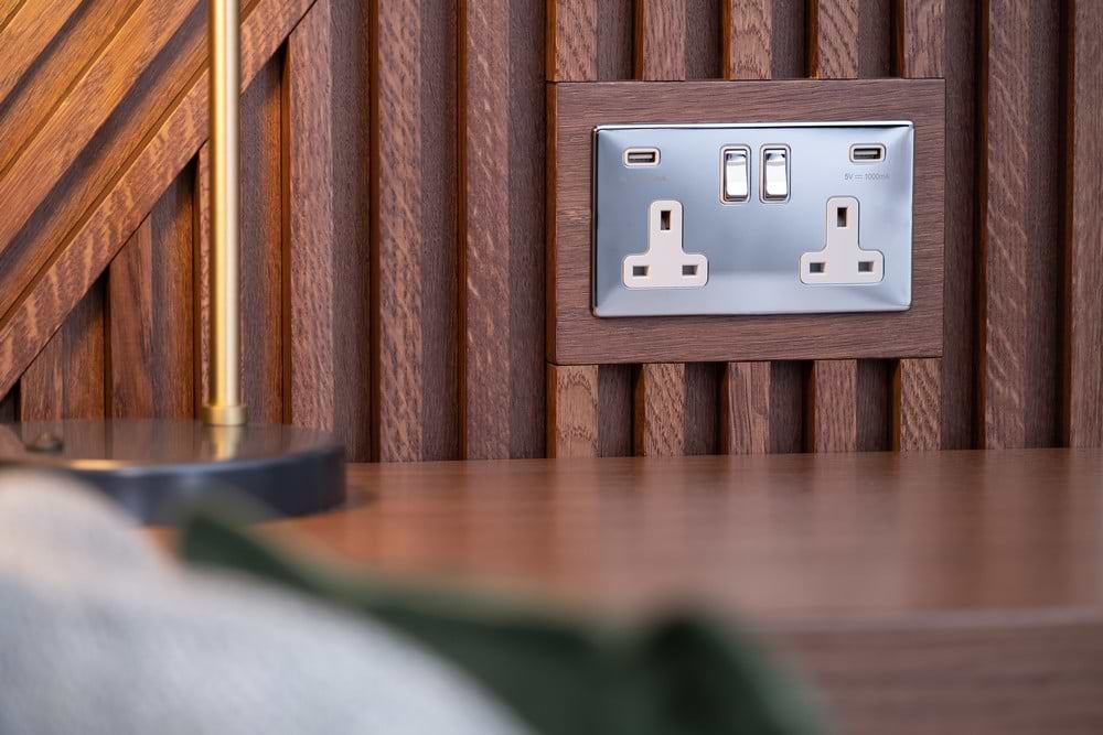 The Finsbury Collection Polished Chrome 2 Gang 13A SP Socket with 2 x USB-A 3.1A