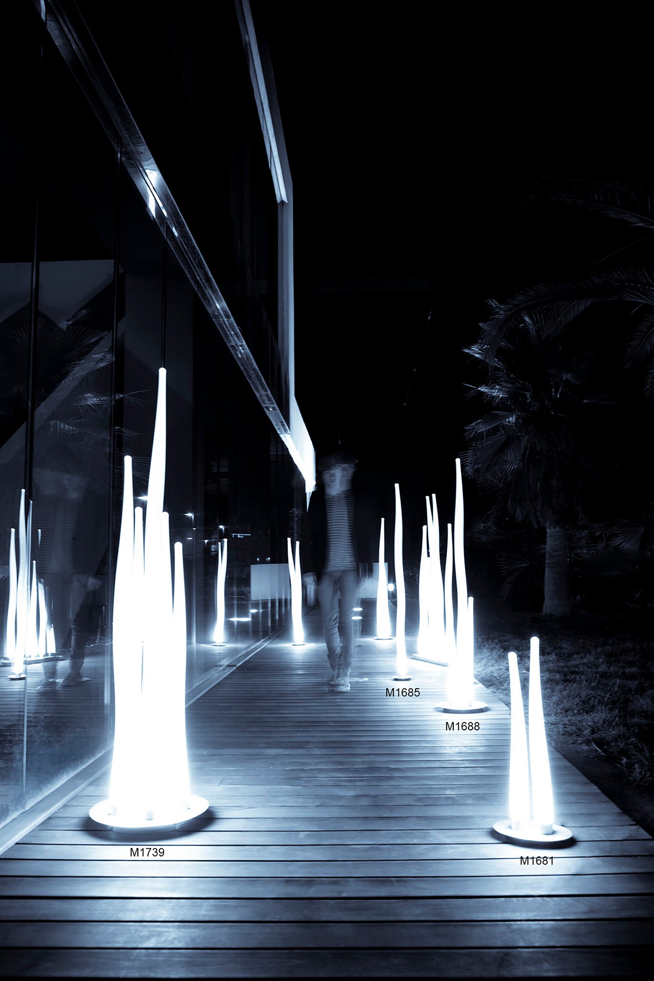 Estalacta Floor Lamp 6 Light GU10 Bar Indoor/Outdoor IP44, Silver/Opal White by Mantra