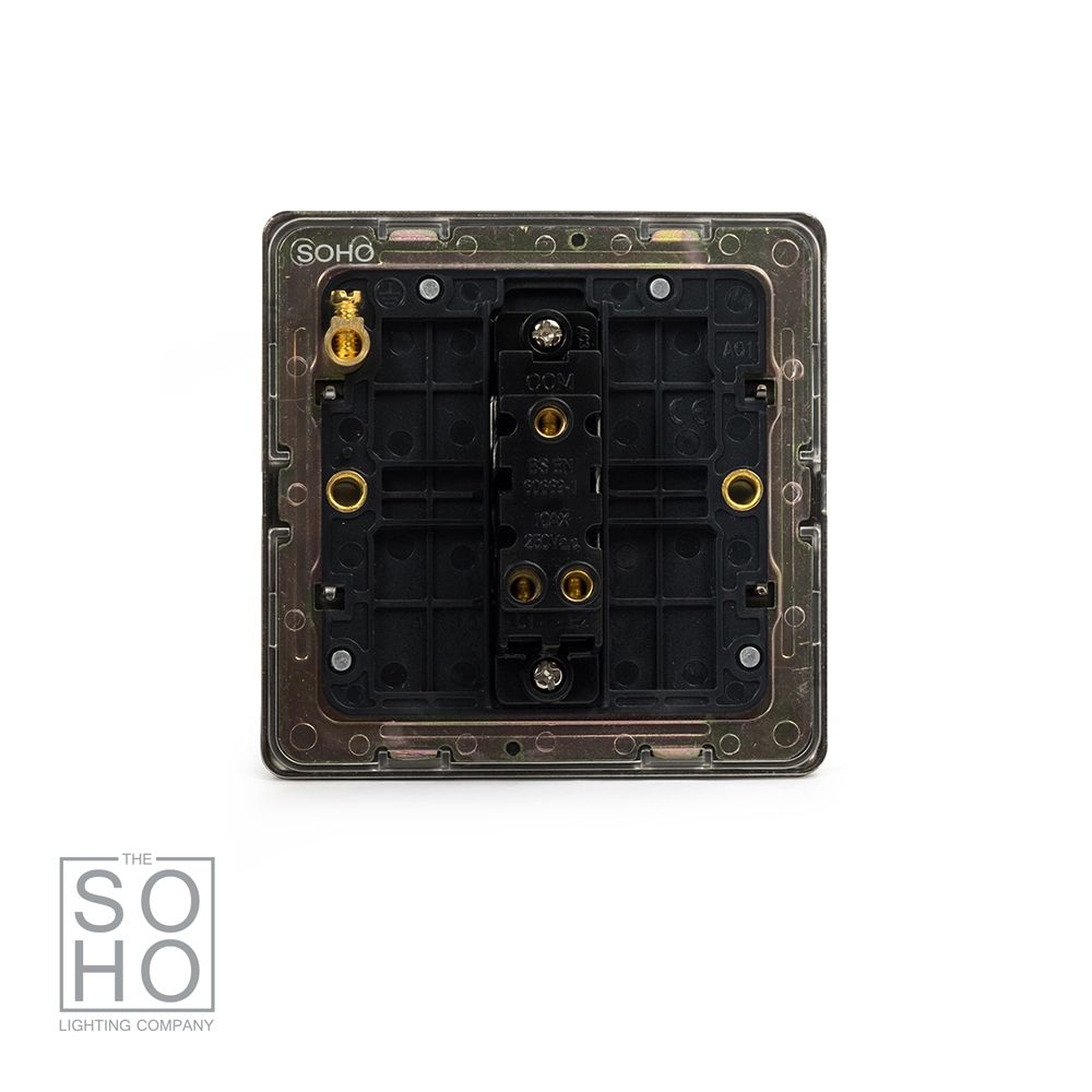 The Camden Collection Matt Black & Brushed Brass 10A 1 Gang 2 Way Switch Black Insert Screwless