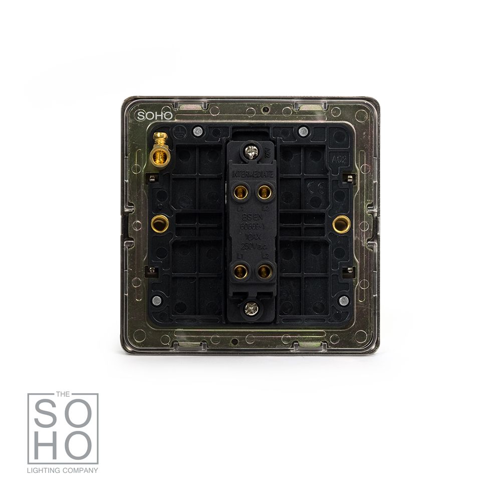 The Camden Collection Matt Black & Brushed Brass 10A 1 Gang Intermediate Switch Black Insert Screwless