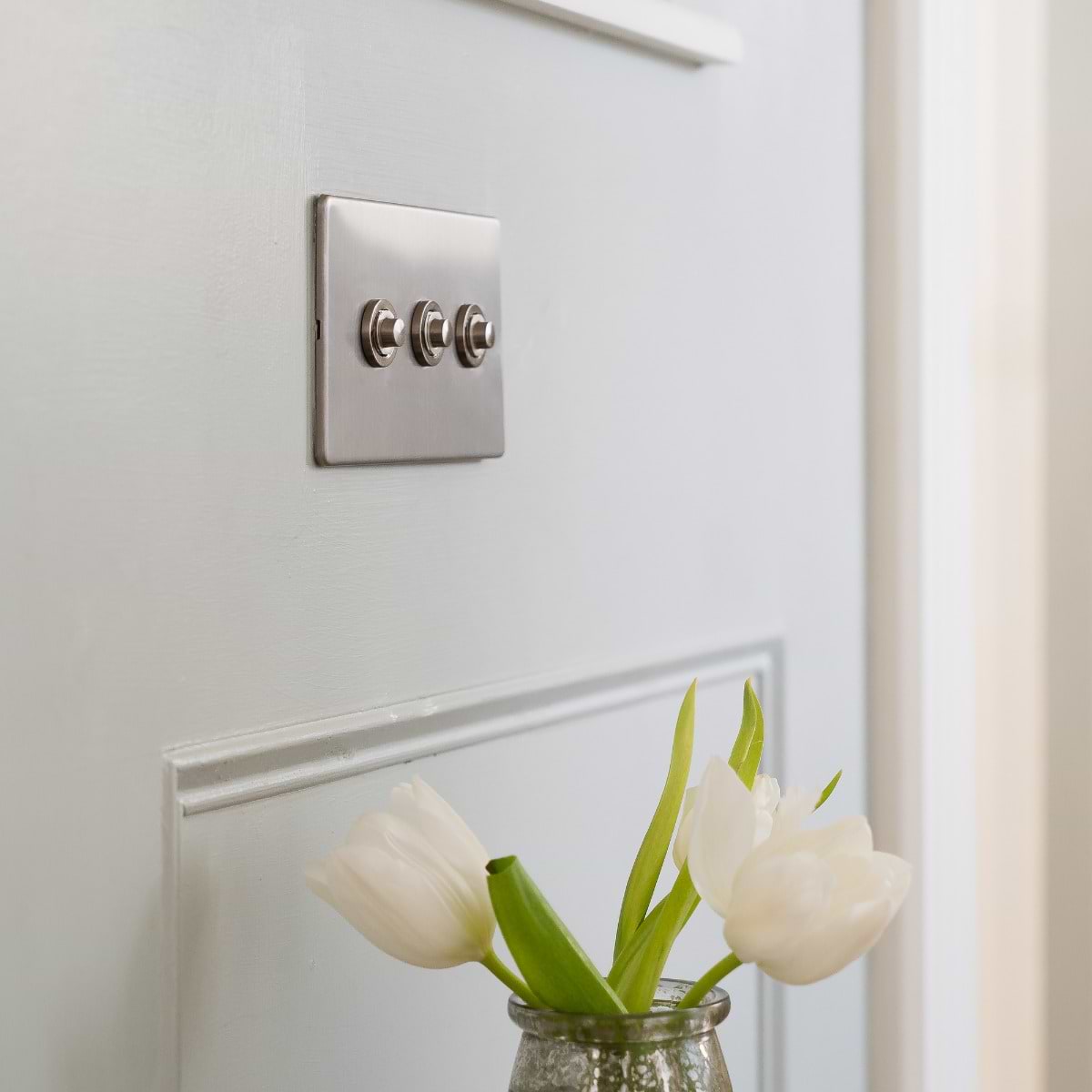 Soho Lighting Brushed Chrome 3 Gang 6A 2 Way Retractive Push Button Switch