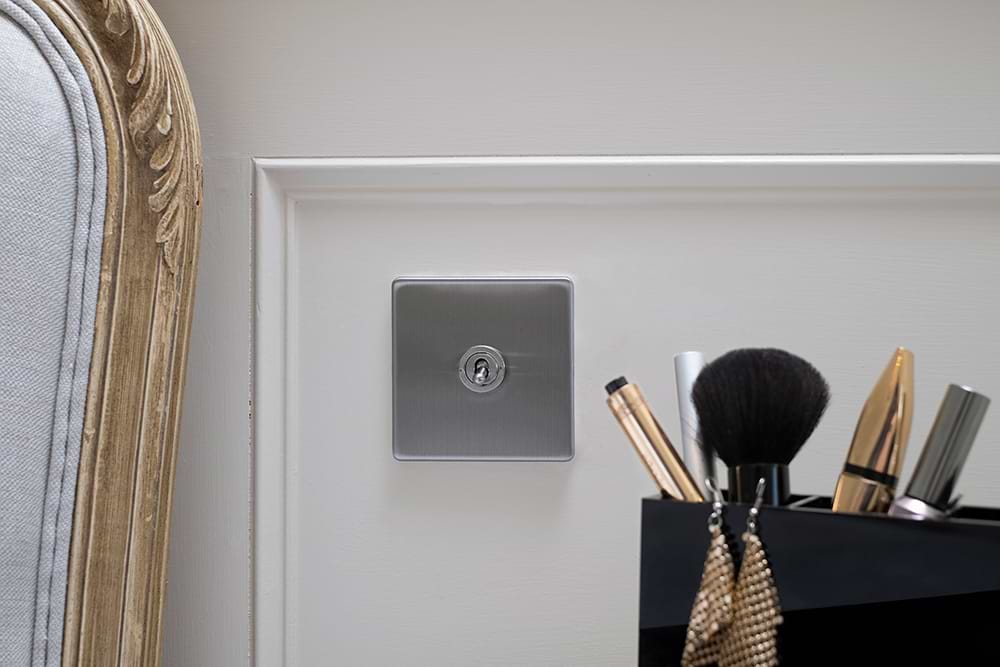 The Lombard Collection Brushed Chrome 1 Gang Intermediate Toggle Switch Screwless